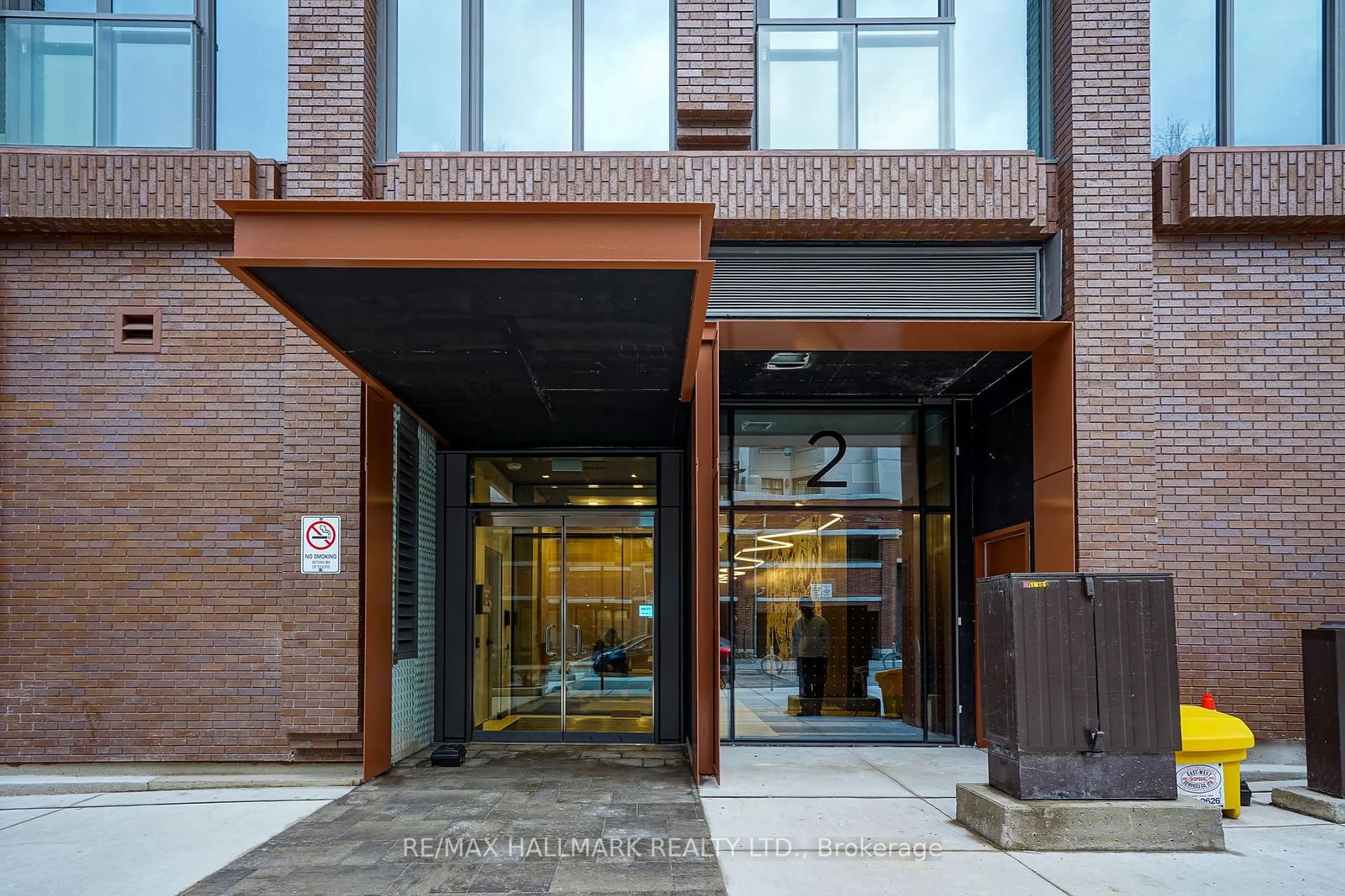 Indoor foyer for 2 Augusta Ave #507, Toronto Ontario M5V 0T3