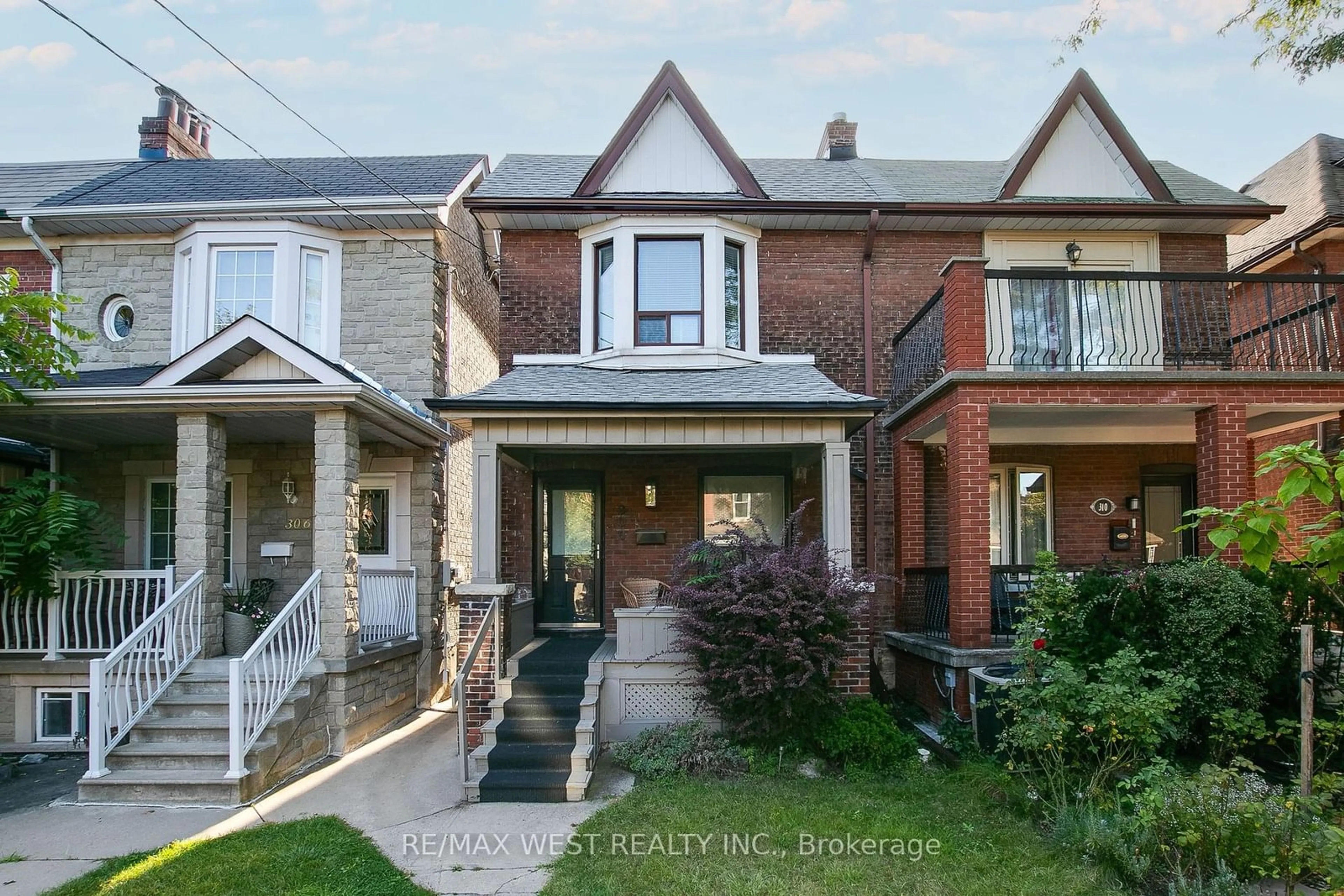 Frontside or backside of a home for 308 St Clarens Ave, Toronto Ontario M6H 3W3