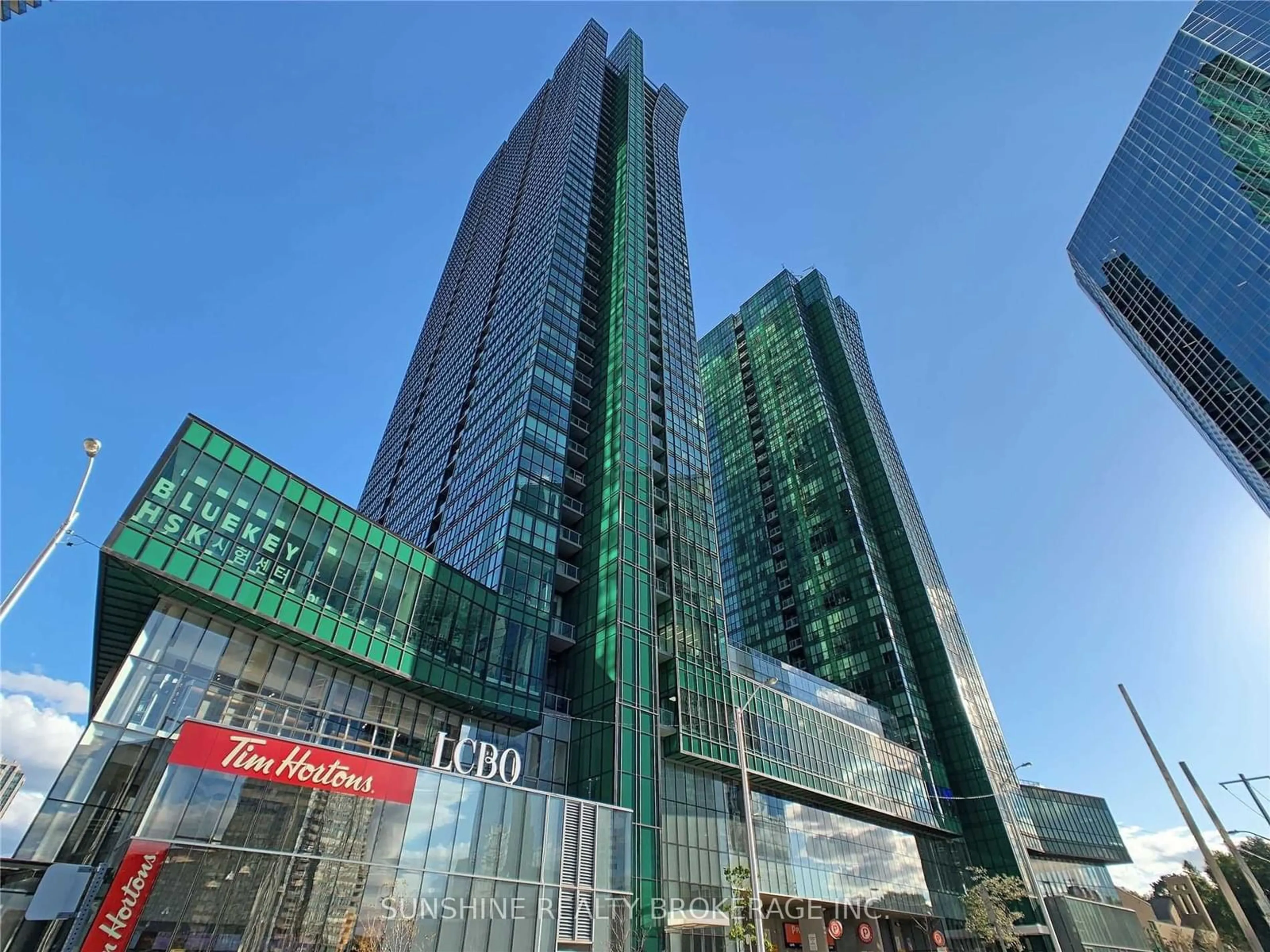 A pic from exterior of the house or condo, the view of city buildings for 9 Bogert Ave #2809, Toronto Ontario M2N 0H3