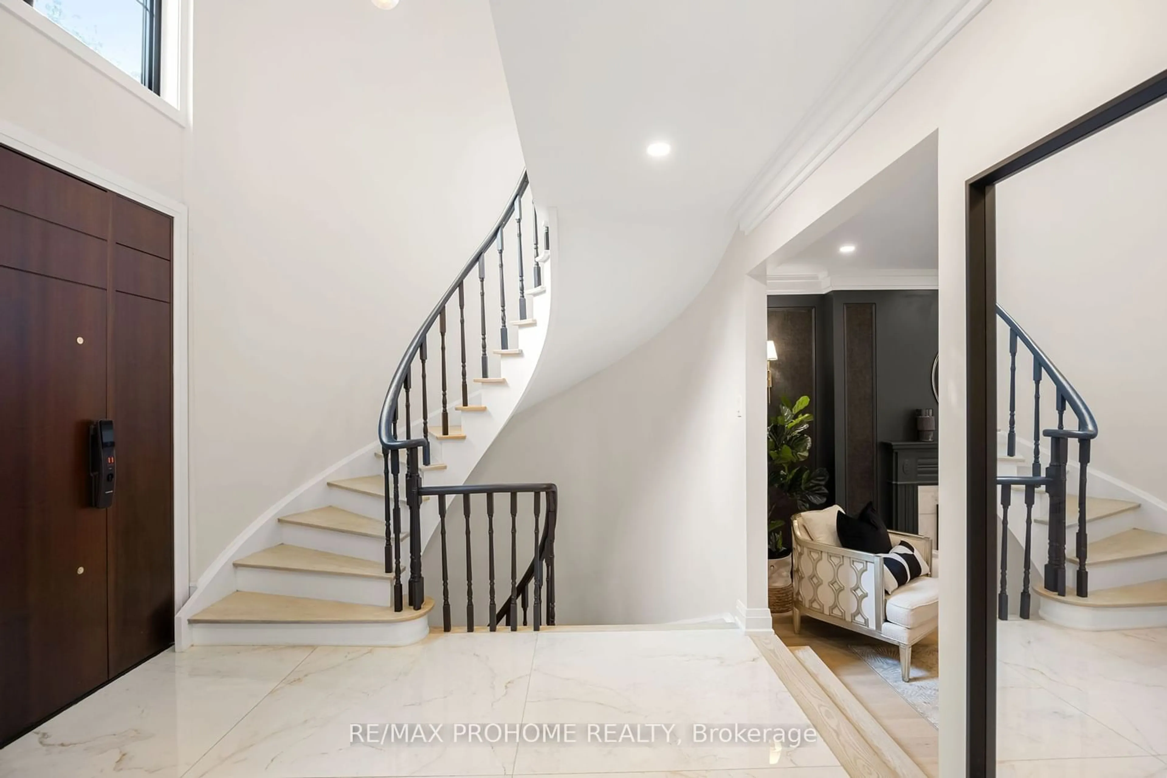 Stairs for 22 Fernside Crt, Toronto Ontario M2N 6A1