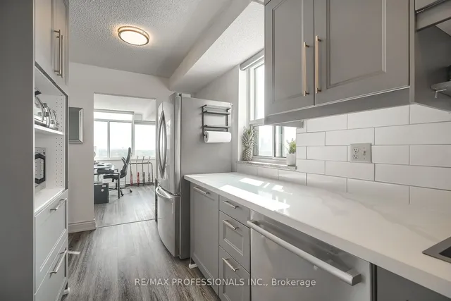 Additional image 12 of 3000 Bathurst St Unit 1205