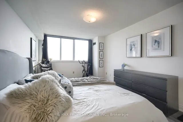 Additional image 6 of 3000 Bathurst St Unit 1205