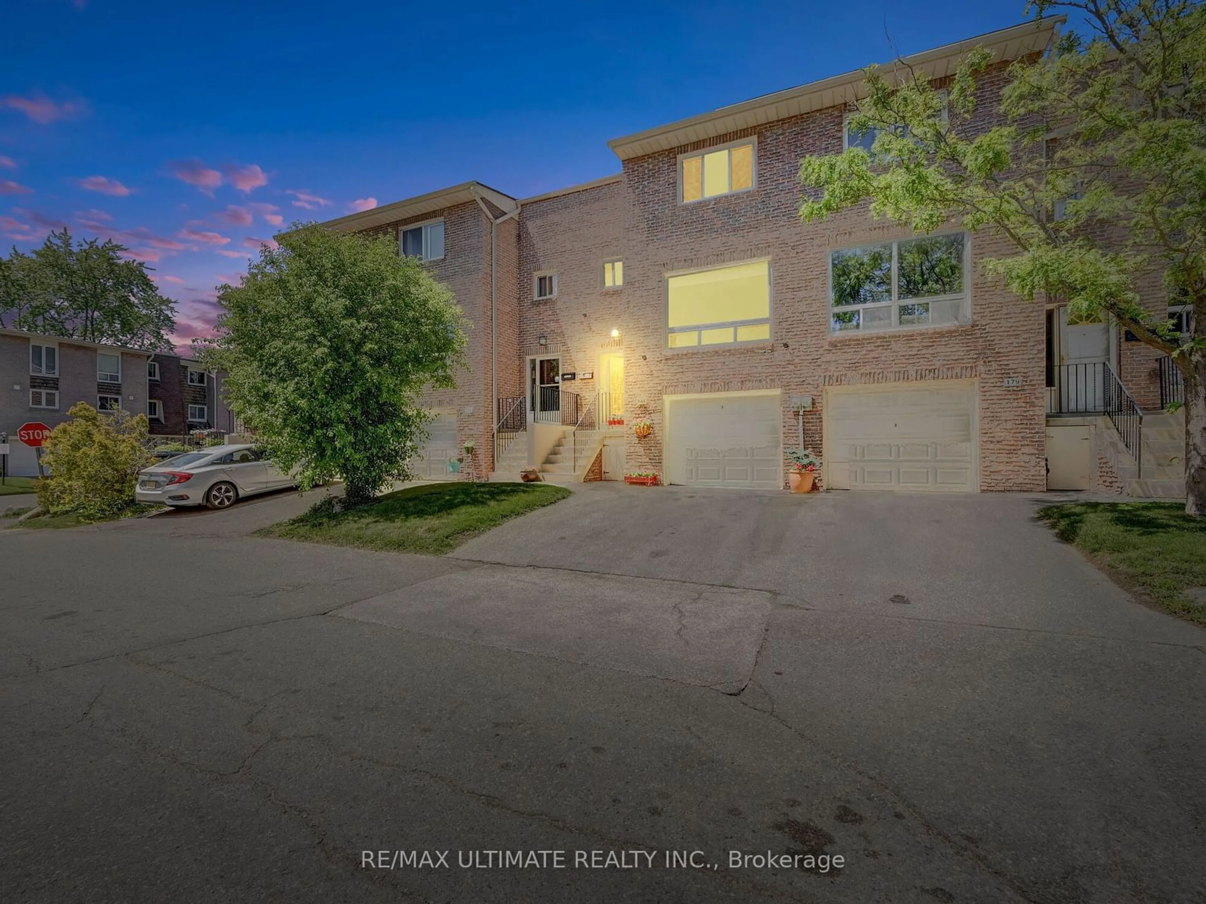 A pic from exterior of the house or condo, the street view for 181 Rusty Crestway, Toronto Ontario M2J 2Y5