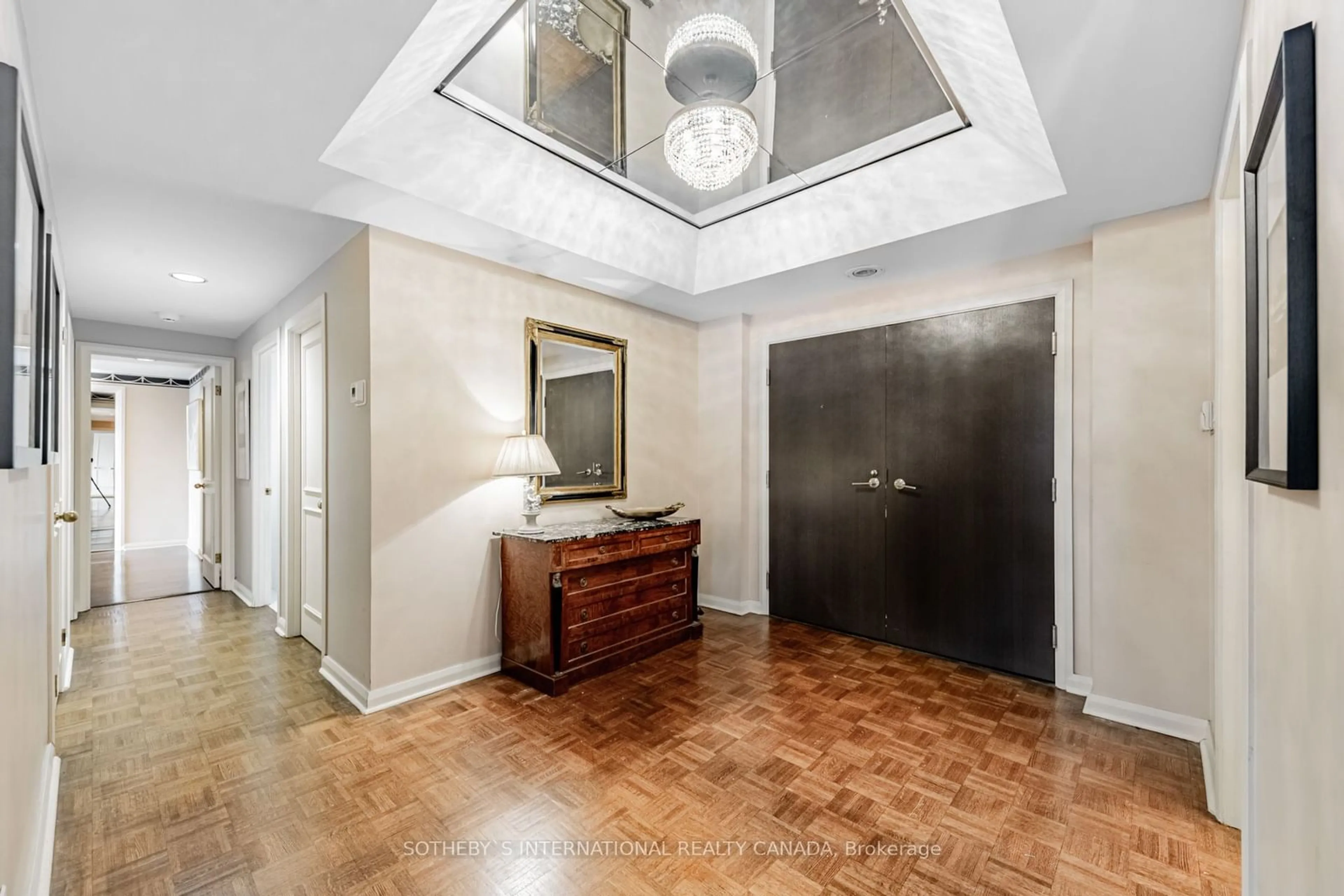 Indoor foyer, wood floors for 55 Prince Arthur Ave #805, Toronto Ontario M5R 1B3