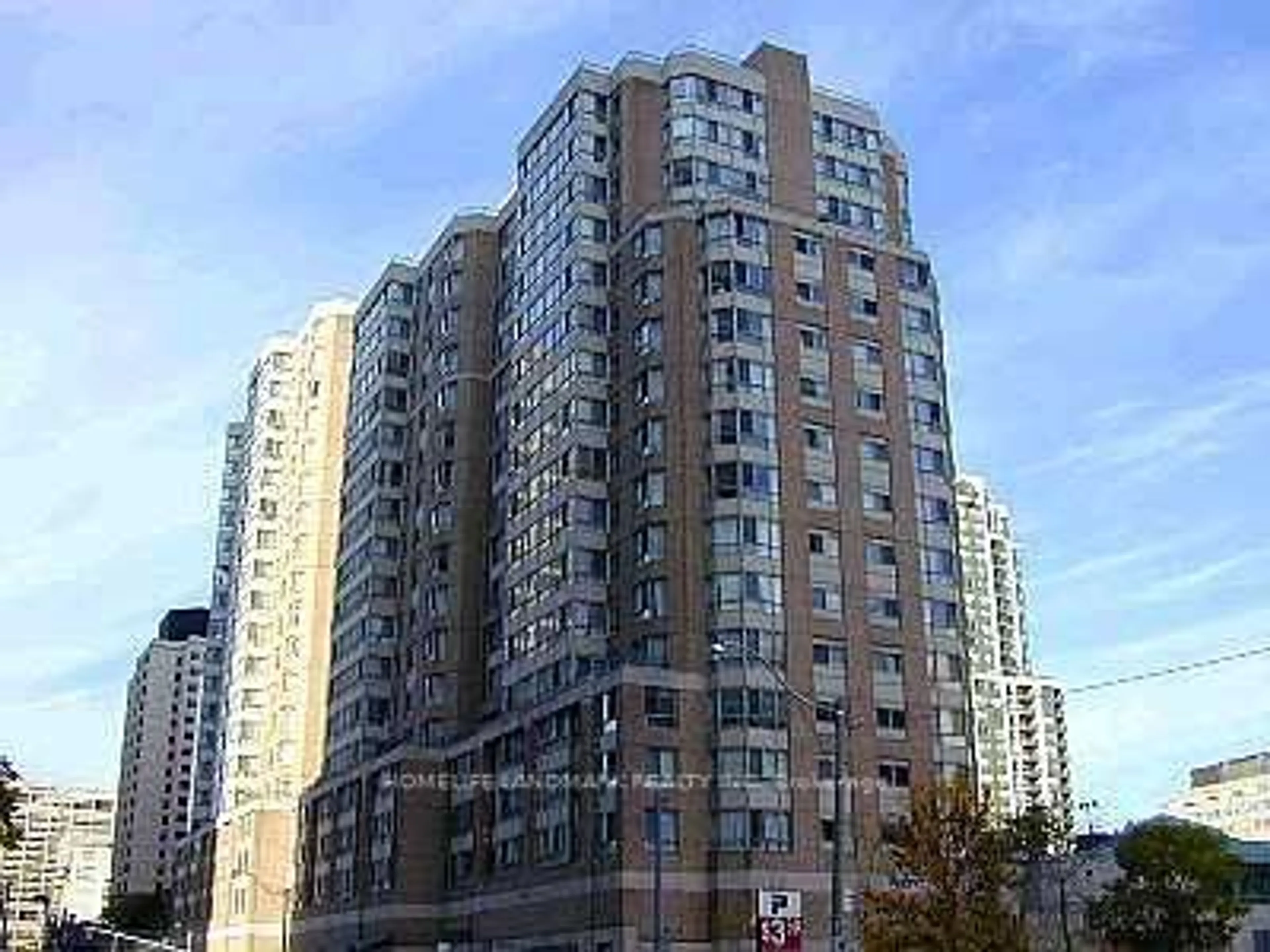 A pic from exterior of the house or condo for 44 Gerrard St #811, Toronto Ontario M5G 2K2