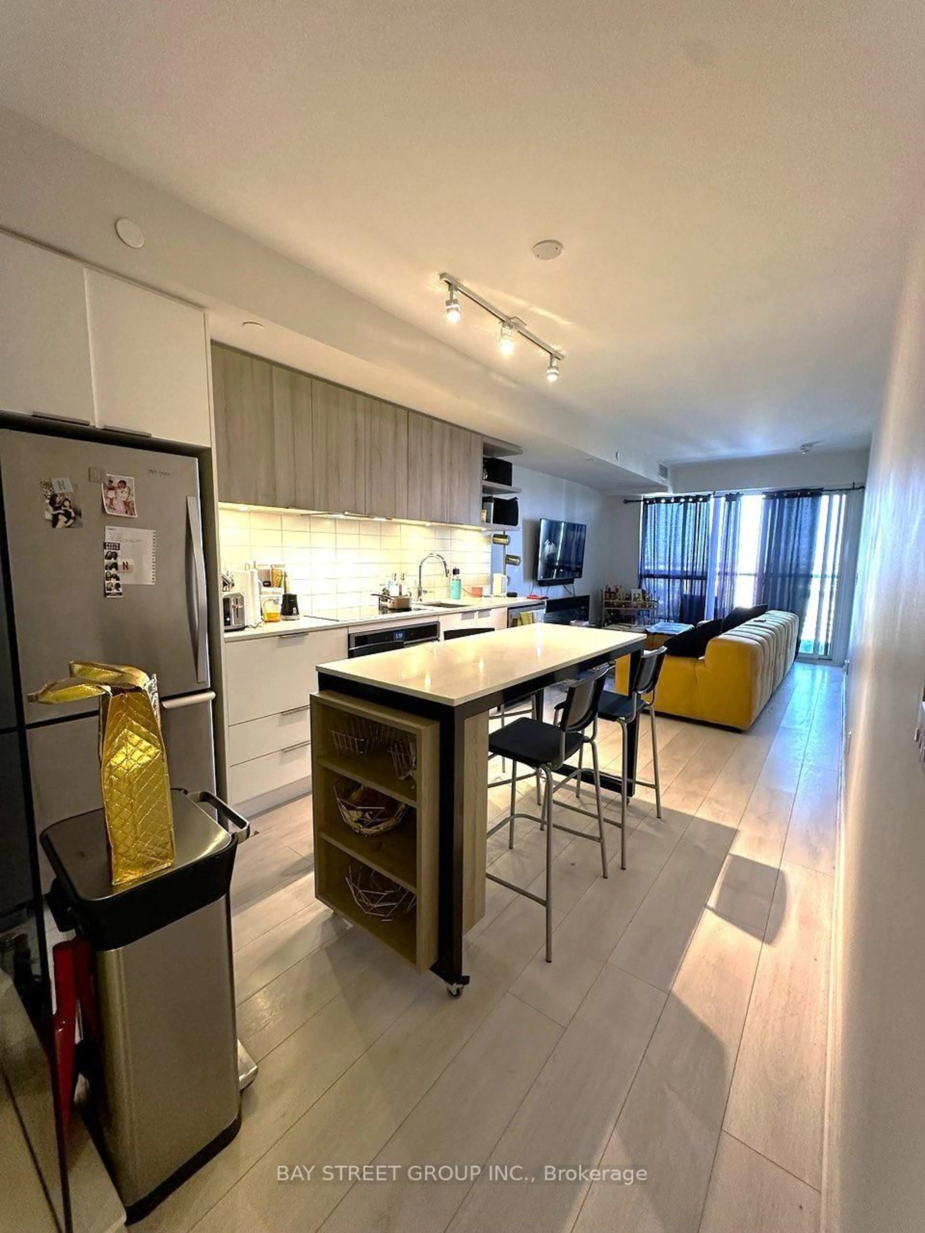 Open concept kitchen for 6 Sonic Way #2906, Toronto Ontario M3C 0P1