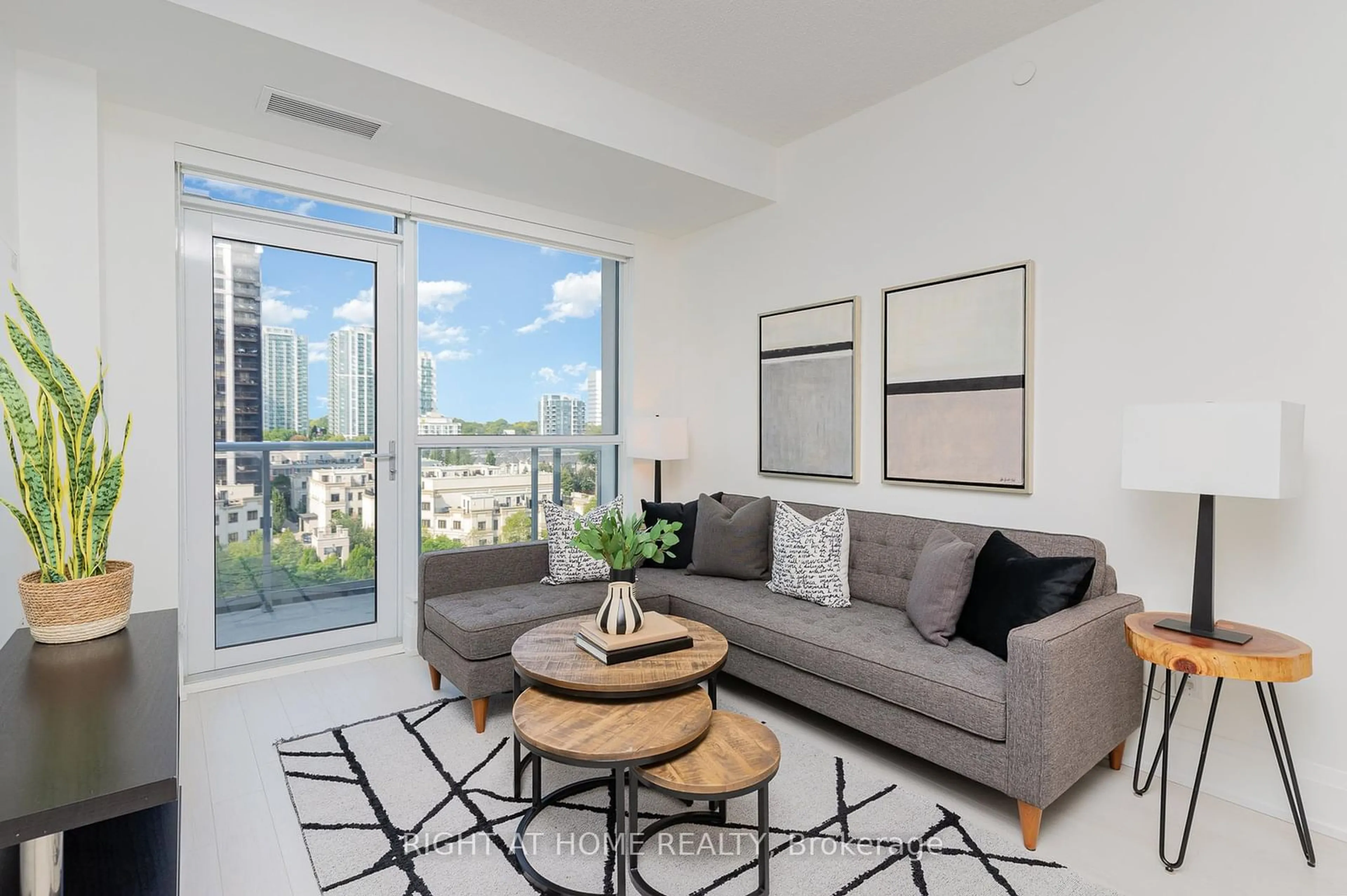 Living room for 120 Harrison Garden Blvd #815, Toronto Ontario M2N 0H1