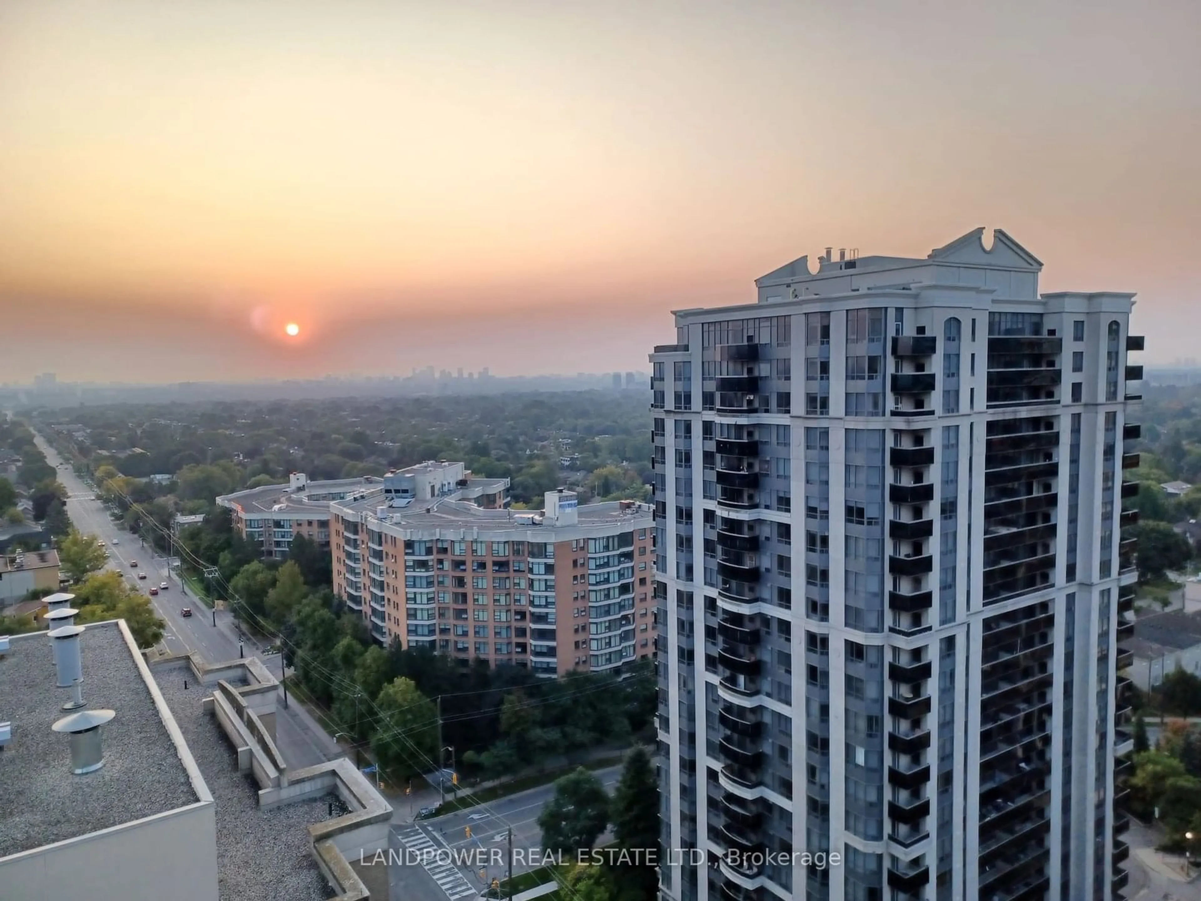 A pic from exterior of the house or condo, the view of city buildings for 3 Pemberton Ave #2308, Toronto Ontario M2M 4M1