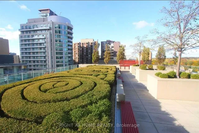 Primary image of 18 Yorkville Ave Unit 3404