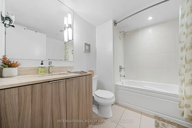Additional property image - 955 Bay St Unit 617