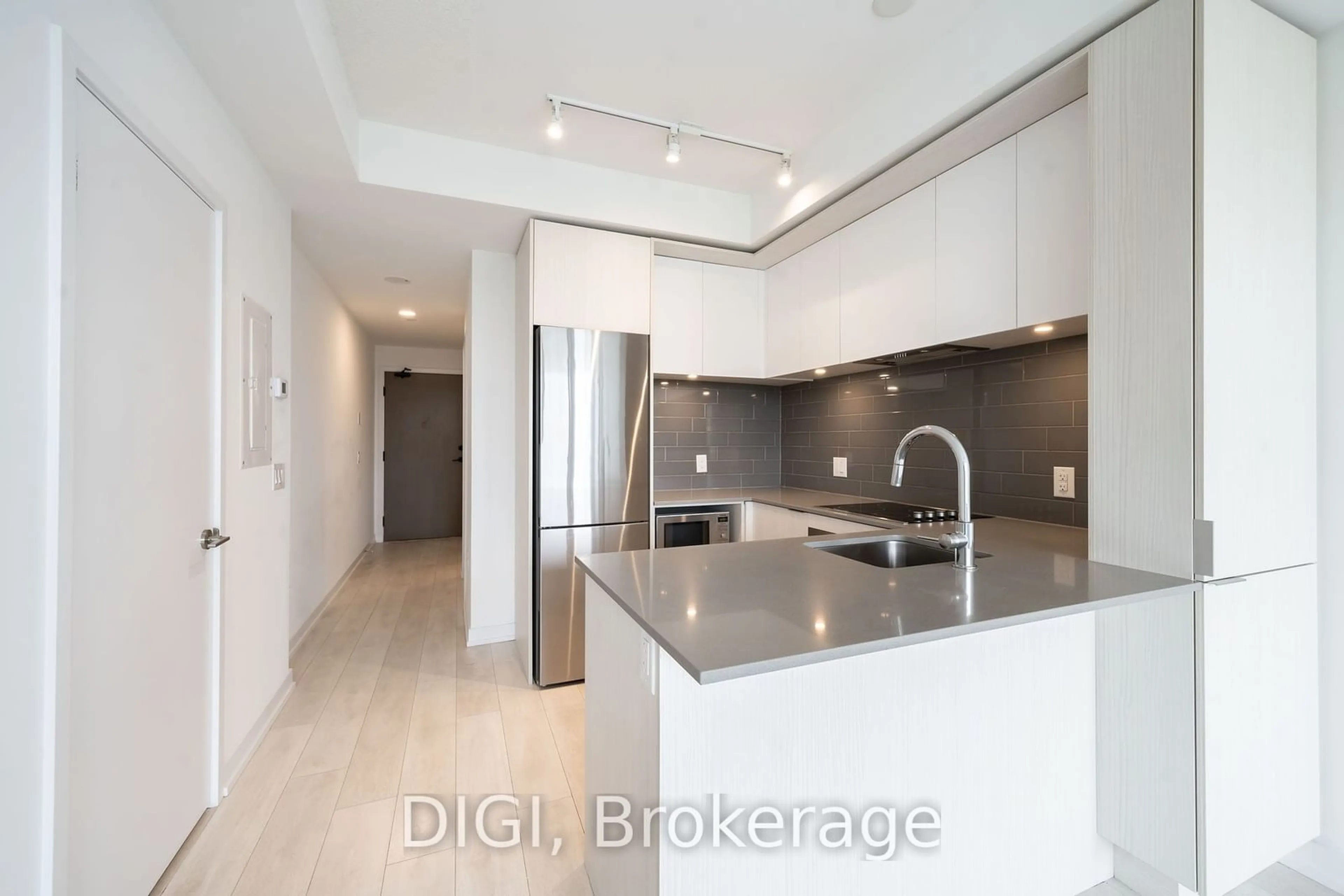 Kitchen for 225 Sumach St #808, Toronto Ontario M5A 3K3