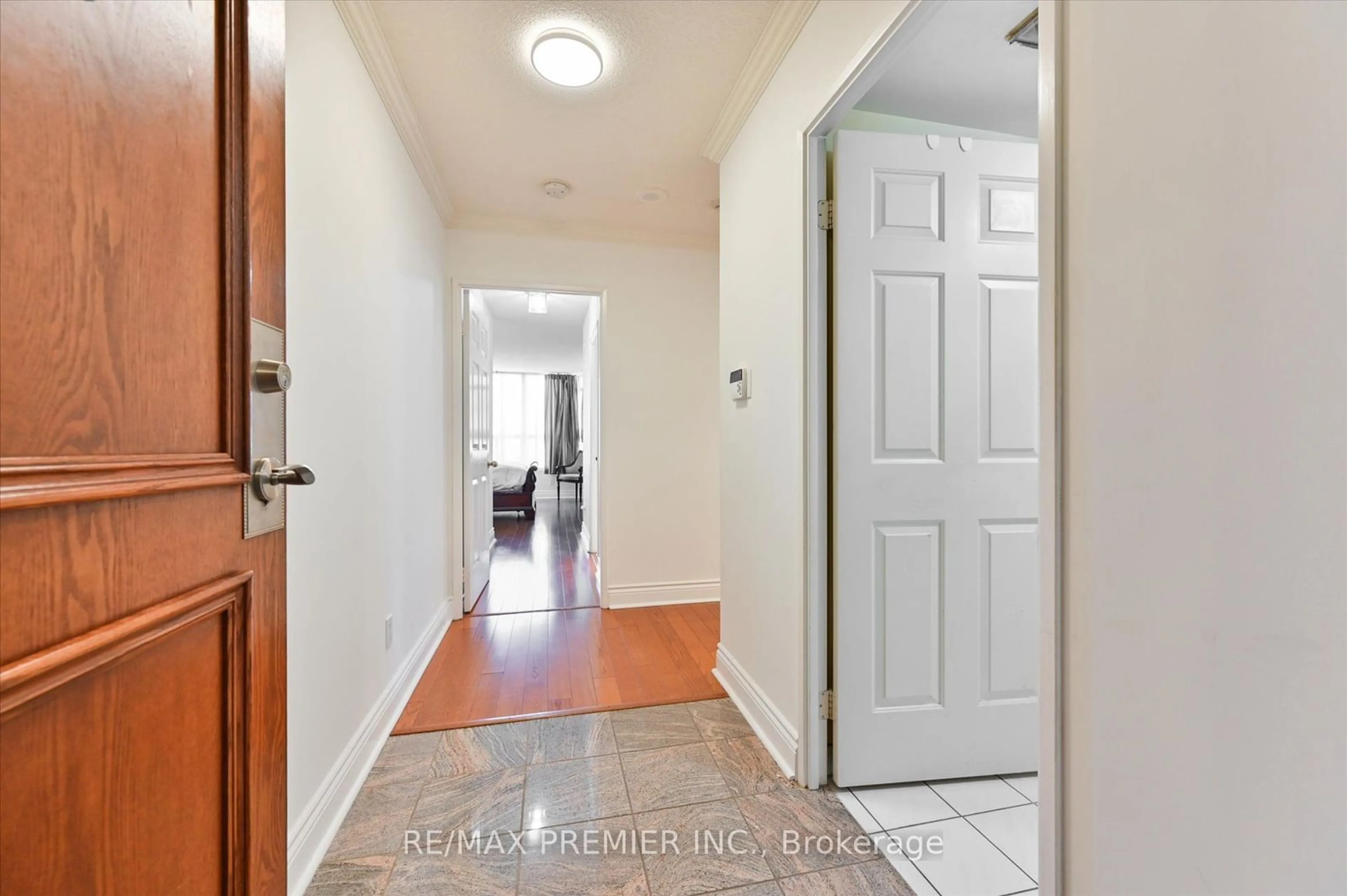 Indoor entryway, wood floors for 268 Ridley Blvd #1711, Toronto Ontario M5M 4N3