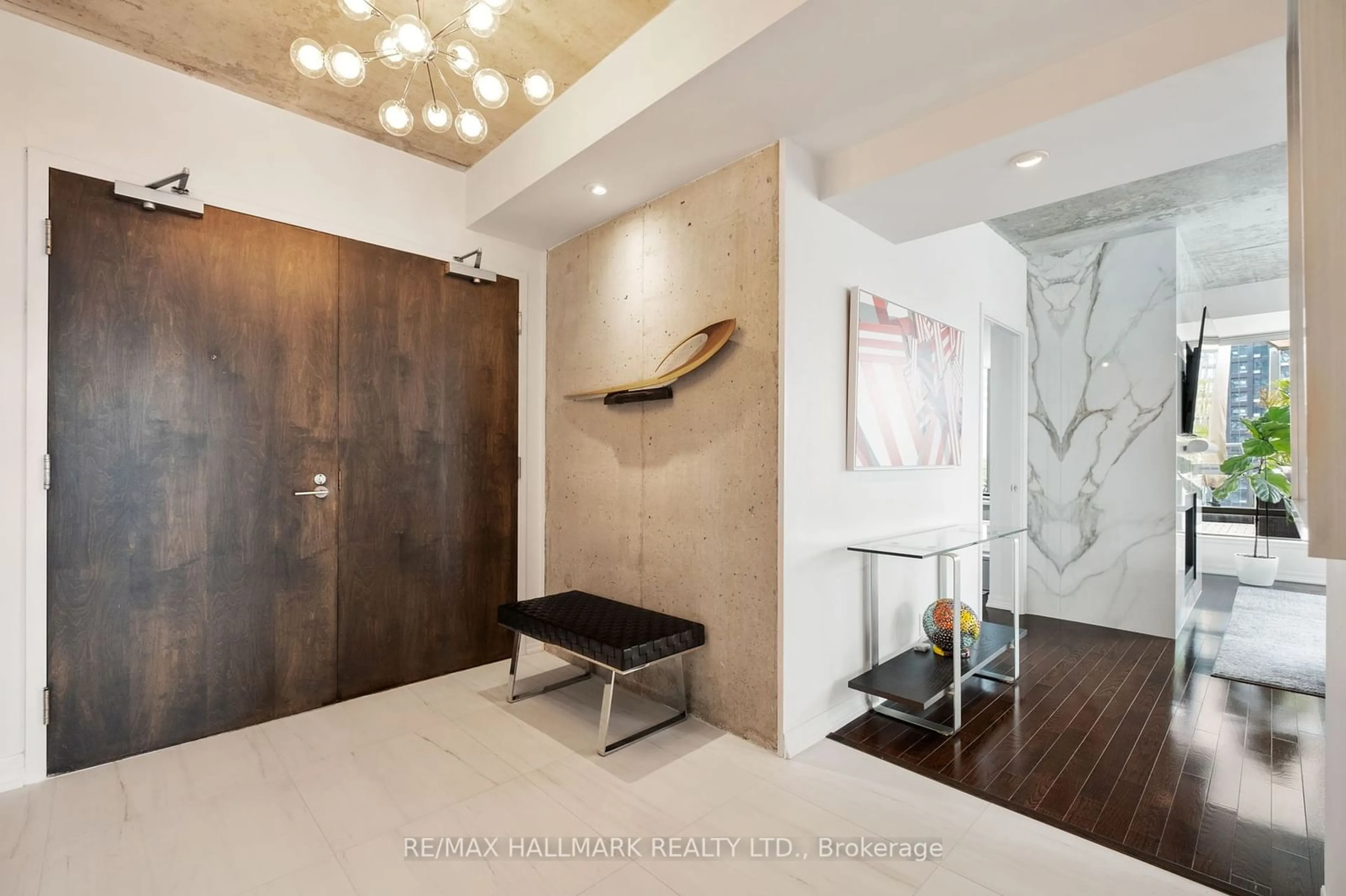 Indoor entryway for 22 Wellesley St #PH2, Toronto Ontario M4Y 1G3