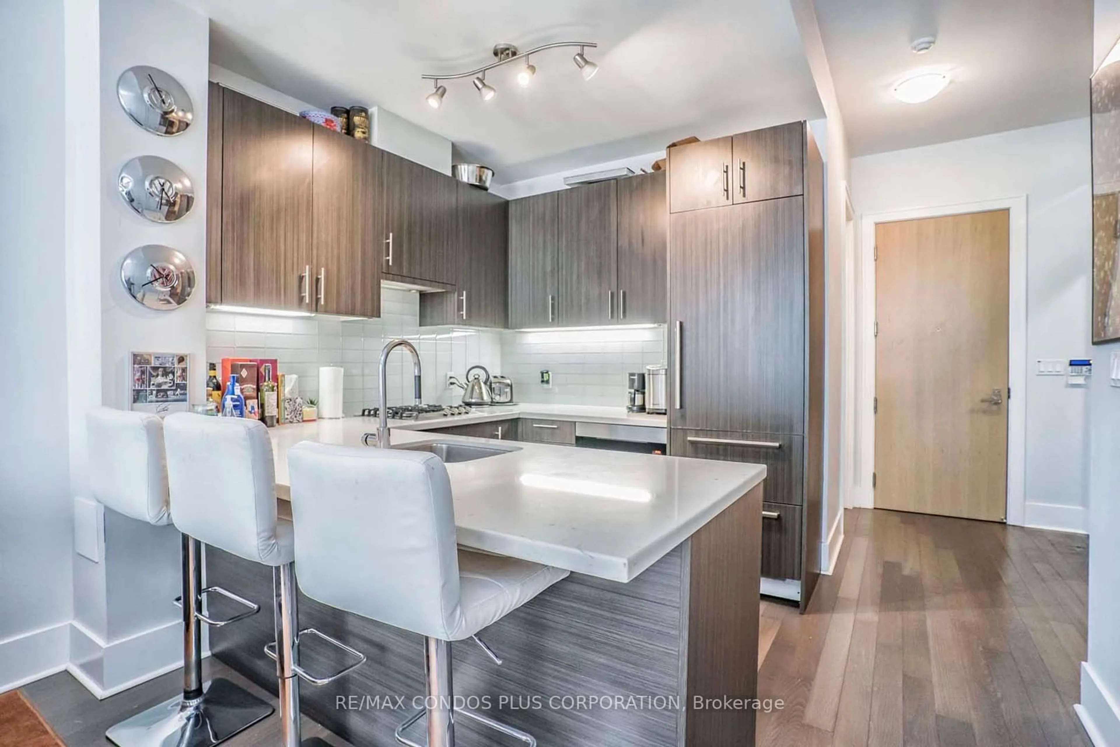 Contemporary kitchen for 29 Queens Quay #427, Toronto Ontario M5E 0A4