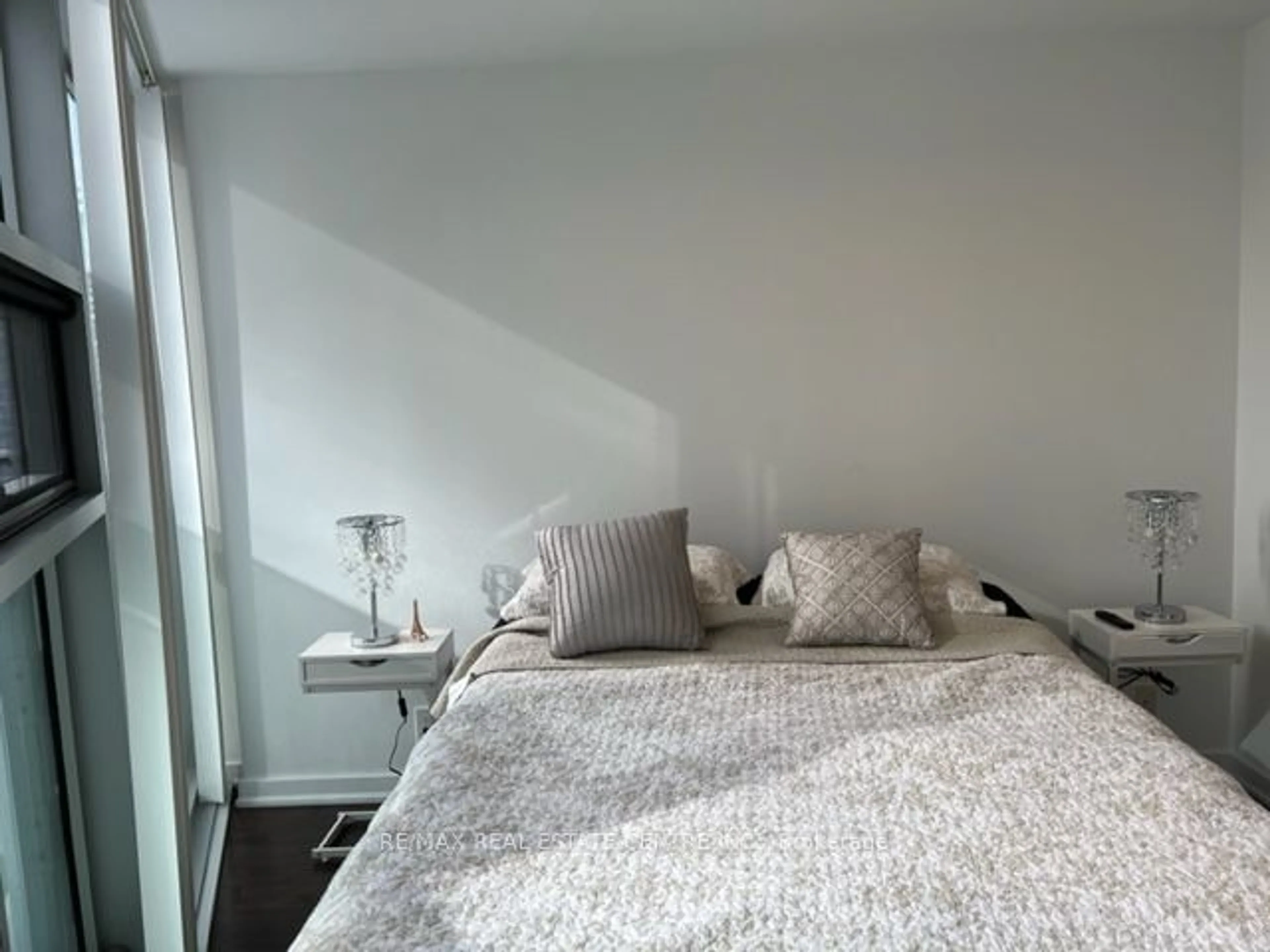 A pic of a room for 12 York St #302, Toronto Ontario M5J 2Z2