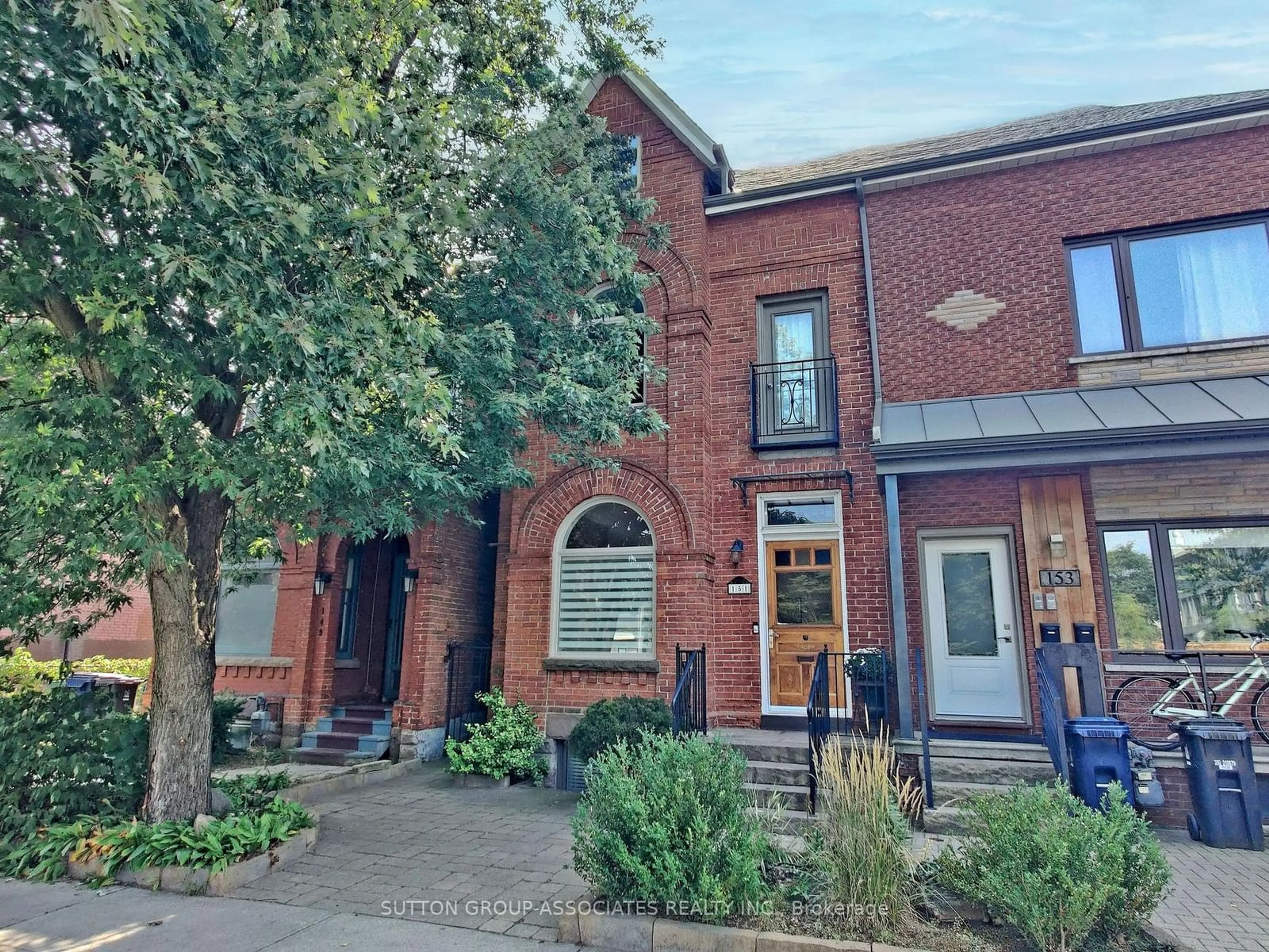 A pic from exterior of the house or condo, the front or back of building for 151 Harrison St, Toronto Ontario M6J 2A5