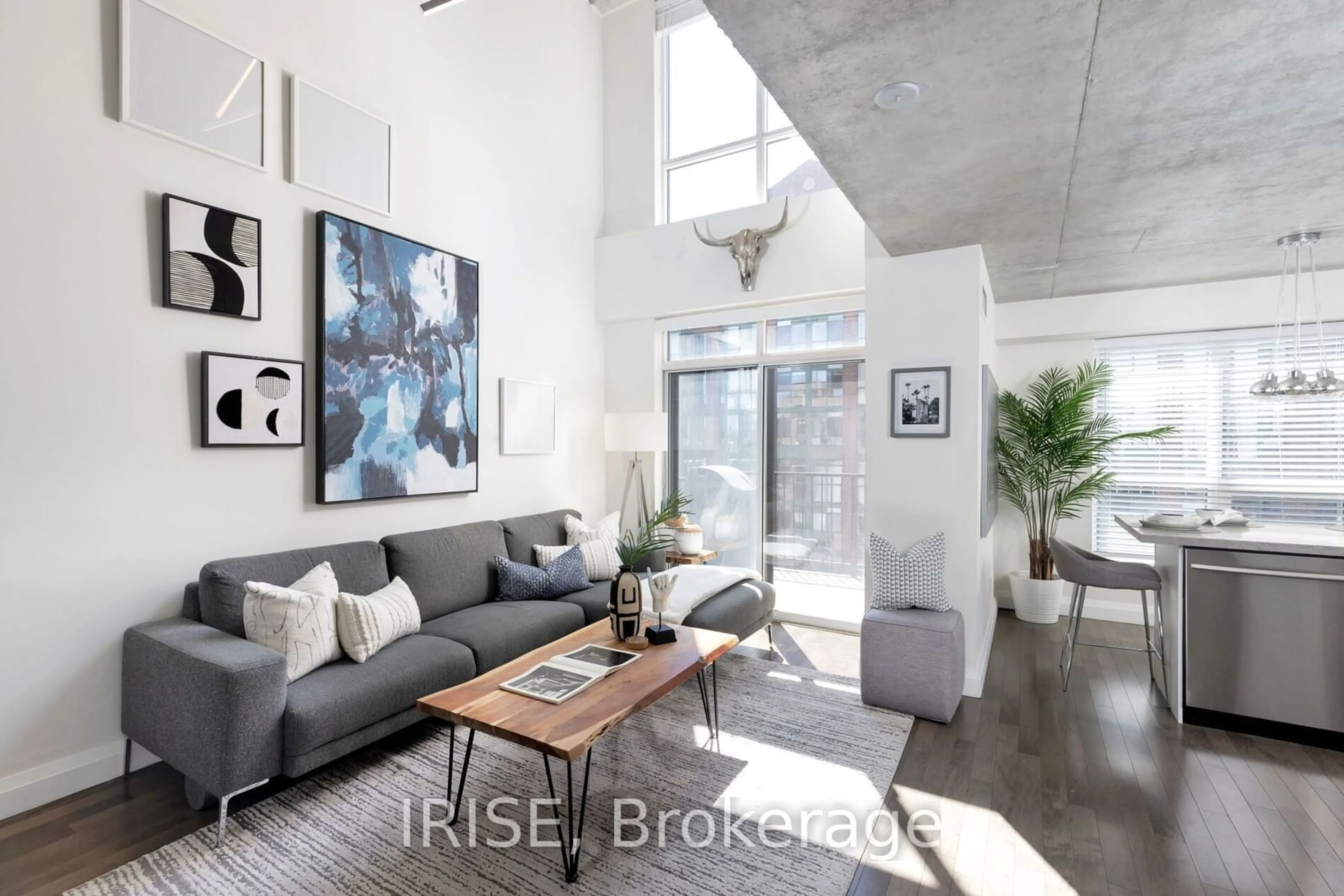 Living room for 800 King St #PH807, Toronto Ontario M5V 1N6