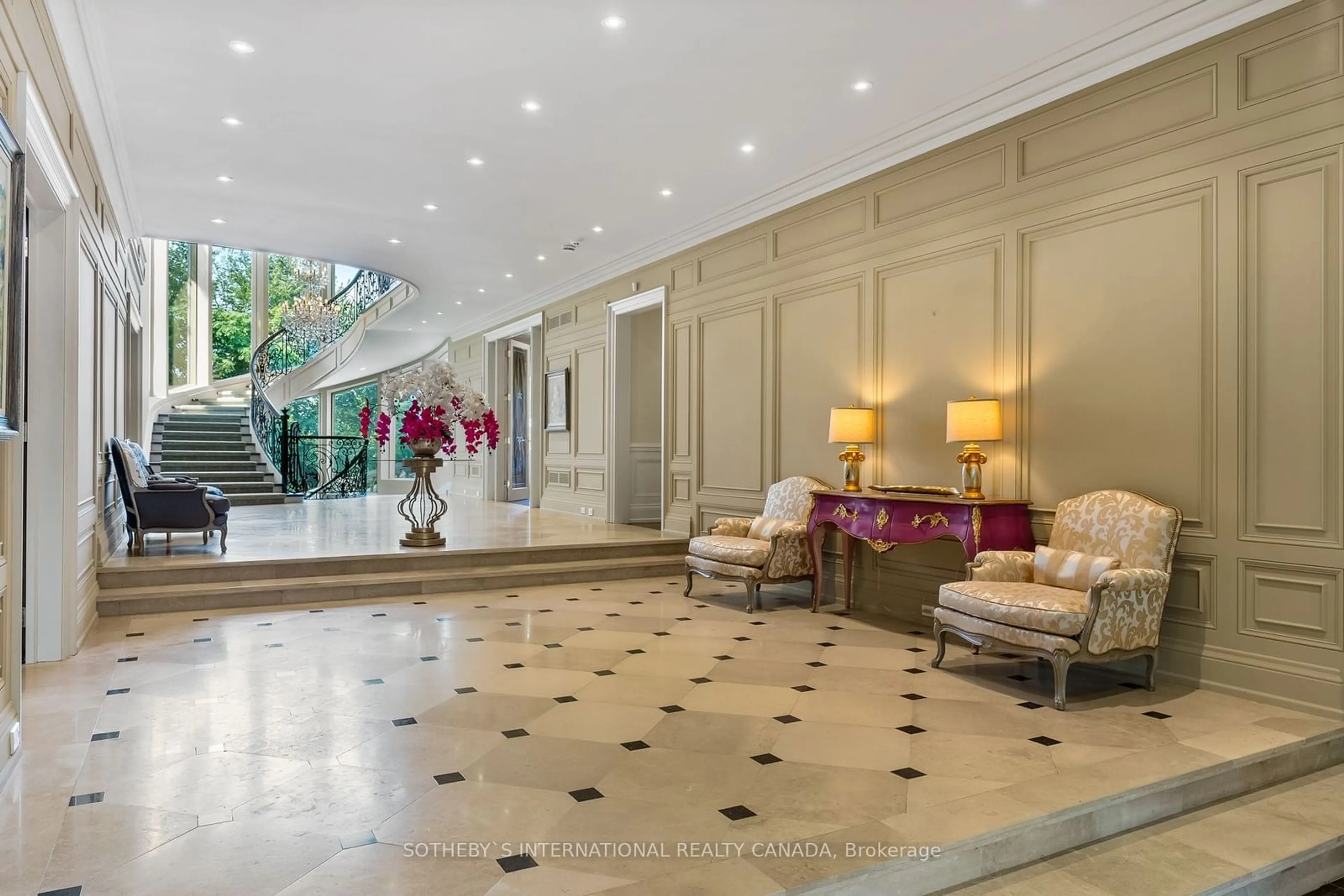 Lobby for 32 Arjay Cres, Toronto Ontario M2L 1C7