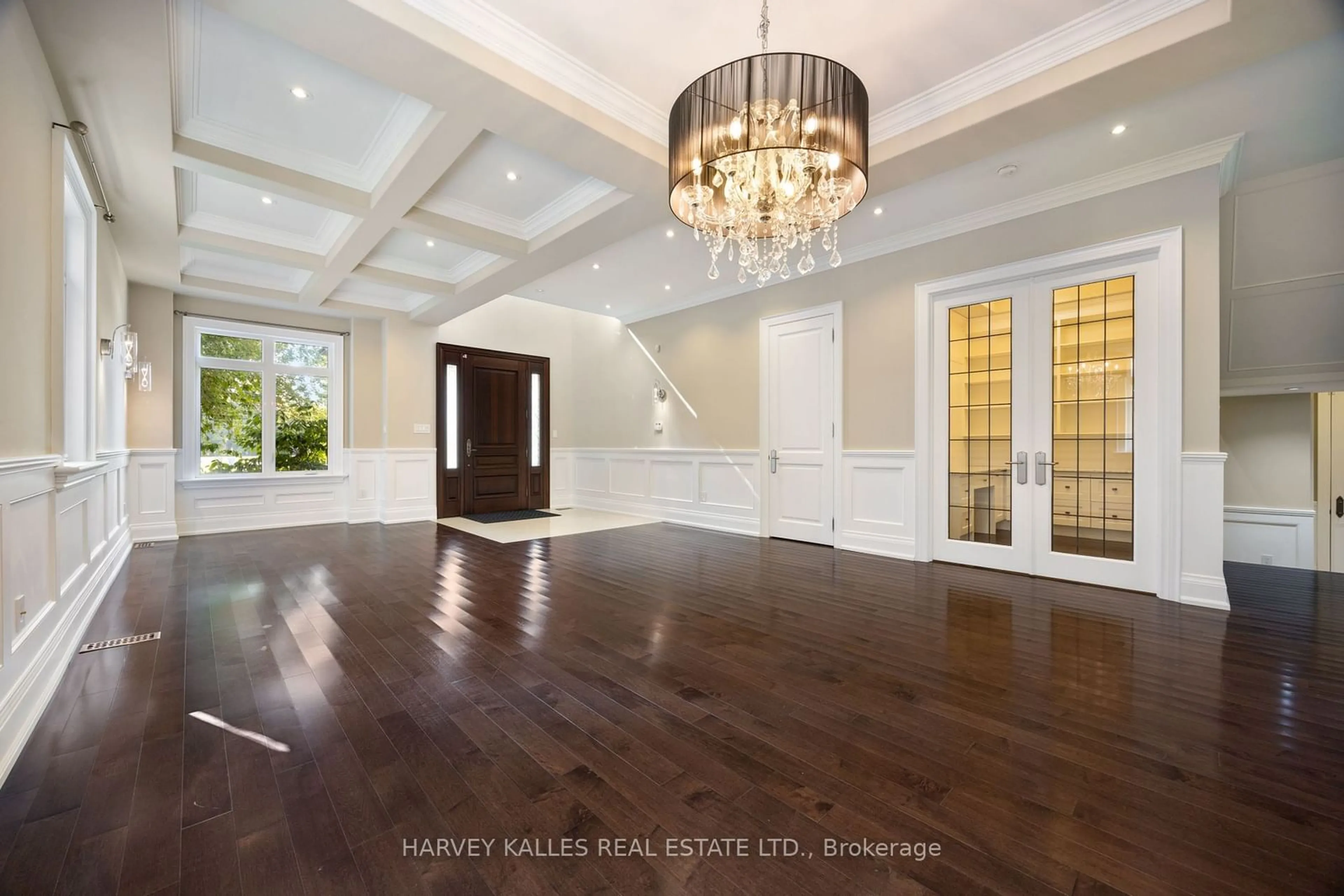 Indoor foyer, wood floors for 140 Caribou Rd, Toronto Ontario M5N 2B3