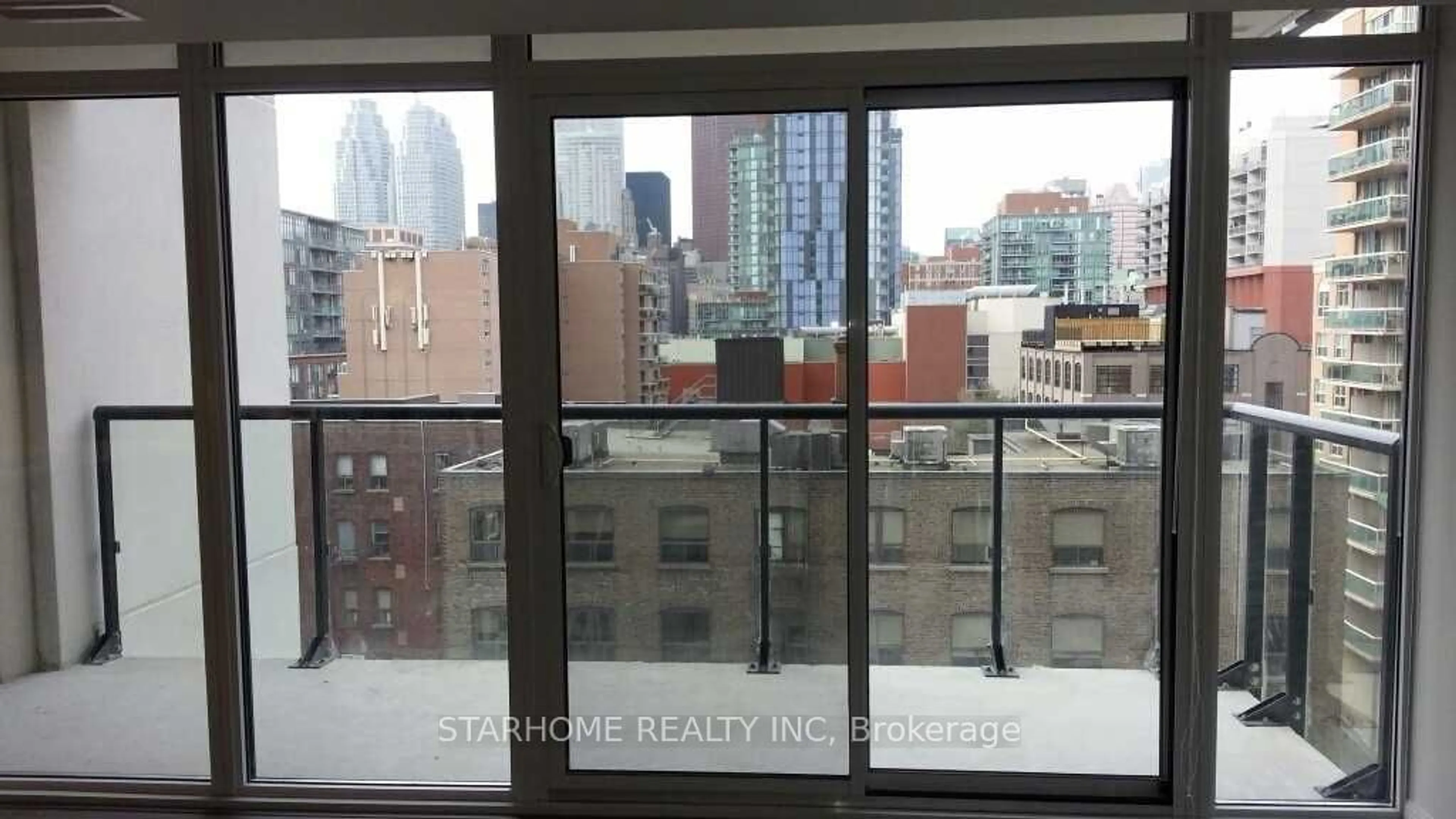 Balcony in the apartment for 400 Adelaide St #1012, Toronto Ontario M5A 4S3