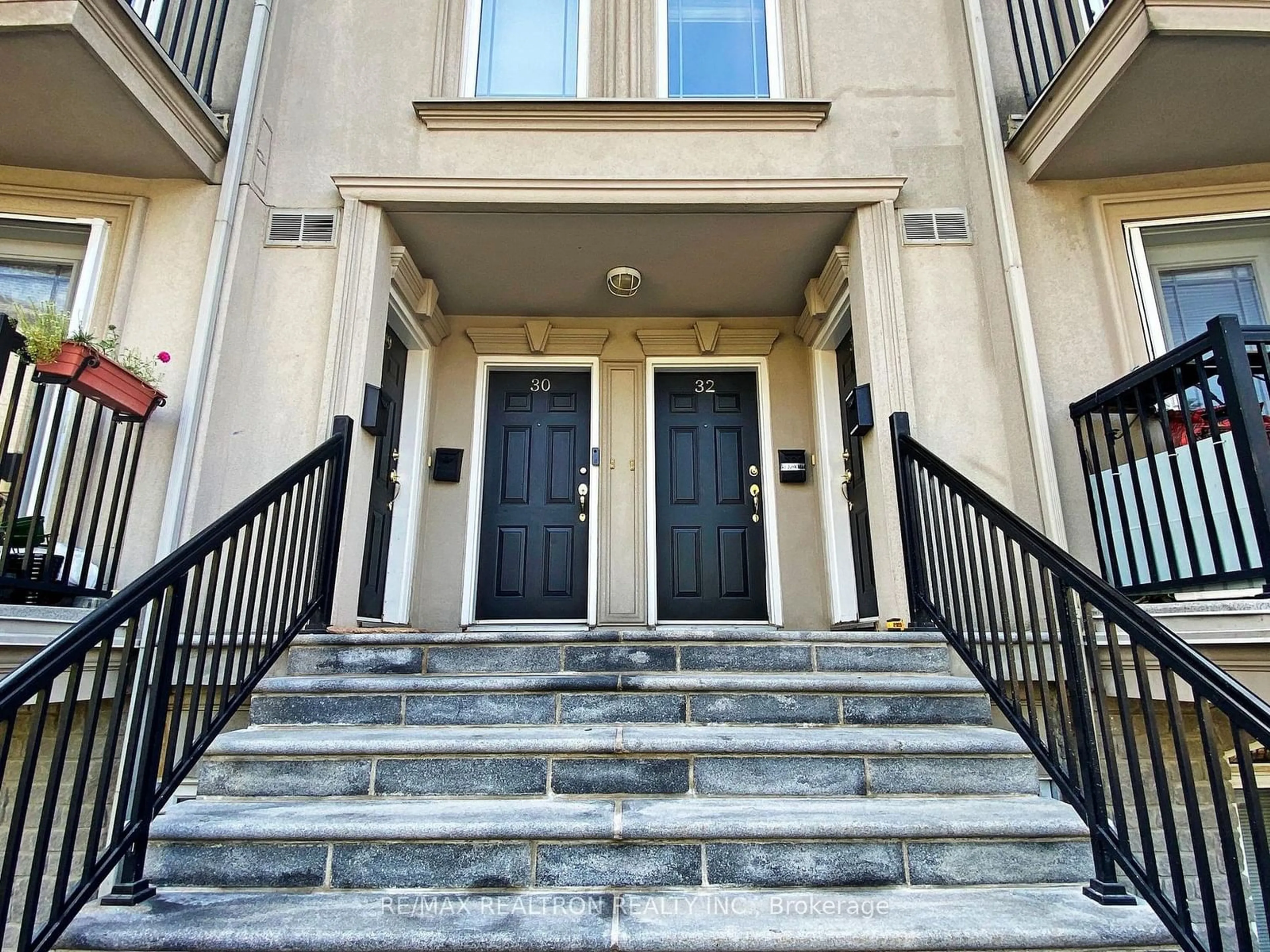 A pic from exterior of the house or condo for 118 Finch Ave #30, Toronto Ontario M2N 7G2