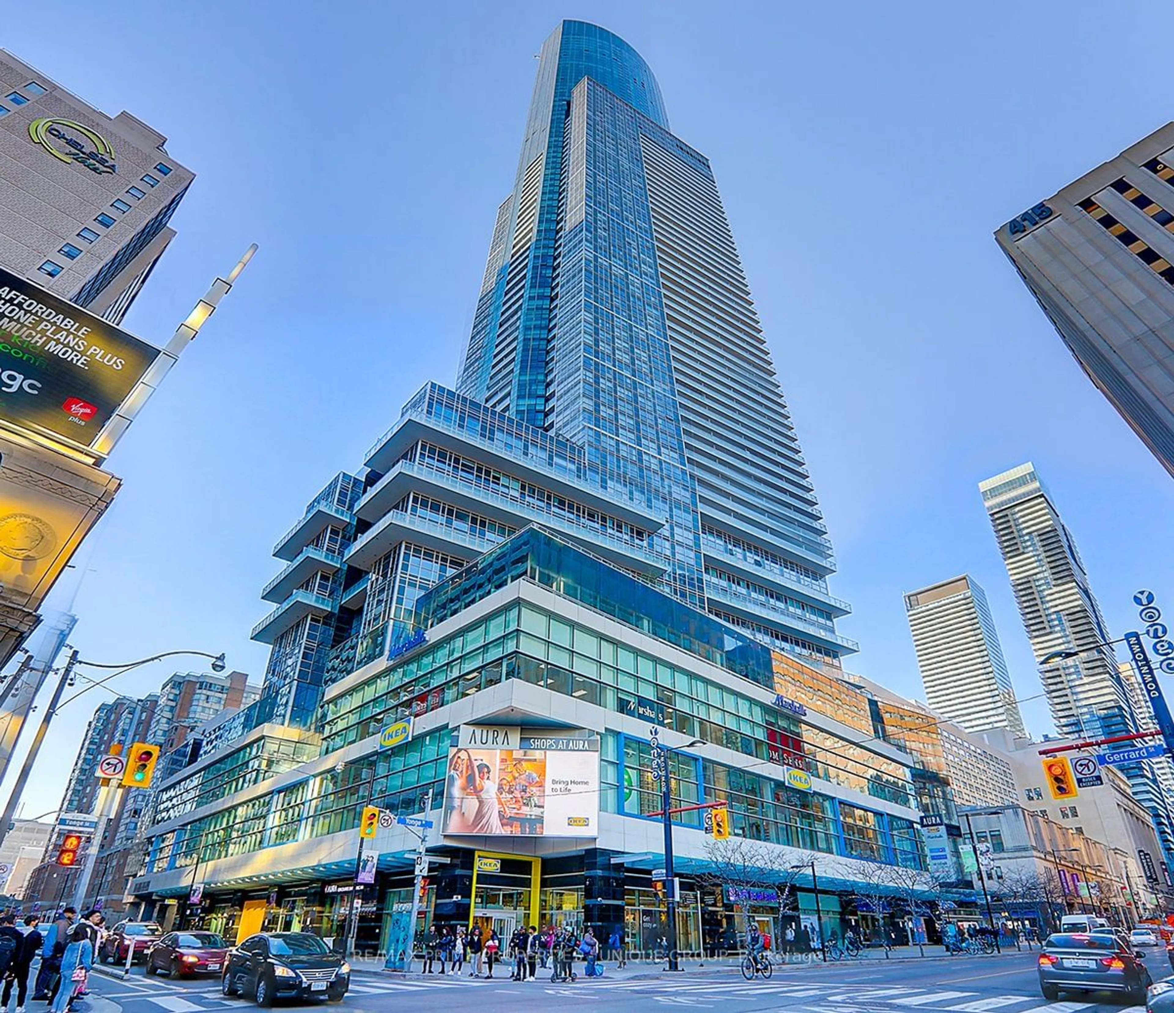 A pic from exterior of the house or condo, the street view for 386 Yonge St #5202, Toronto Ontario M5B 0A5