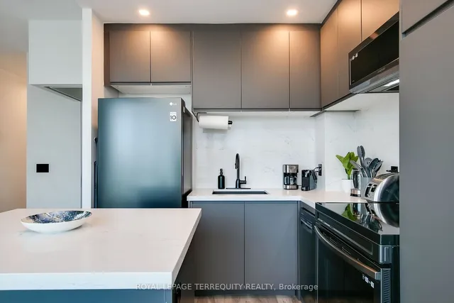 Additional property image - 8 York St Unit 3604