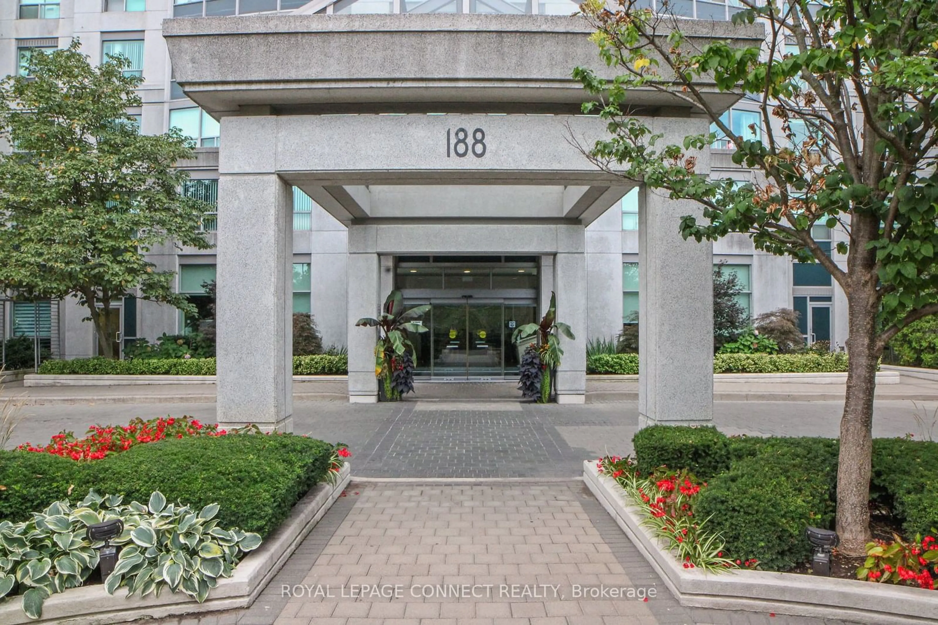 Indoor foyer for 188 Doris Ave ##1802, Toronto Ontario M2N 6Z5