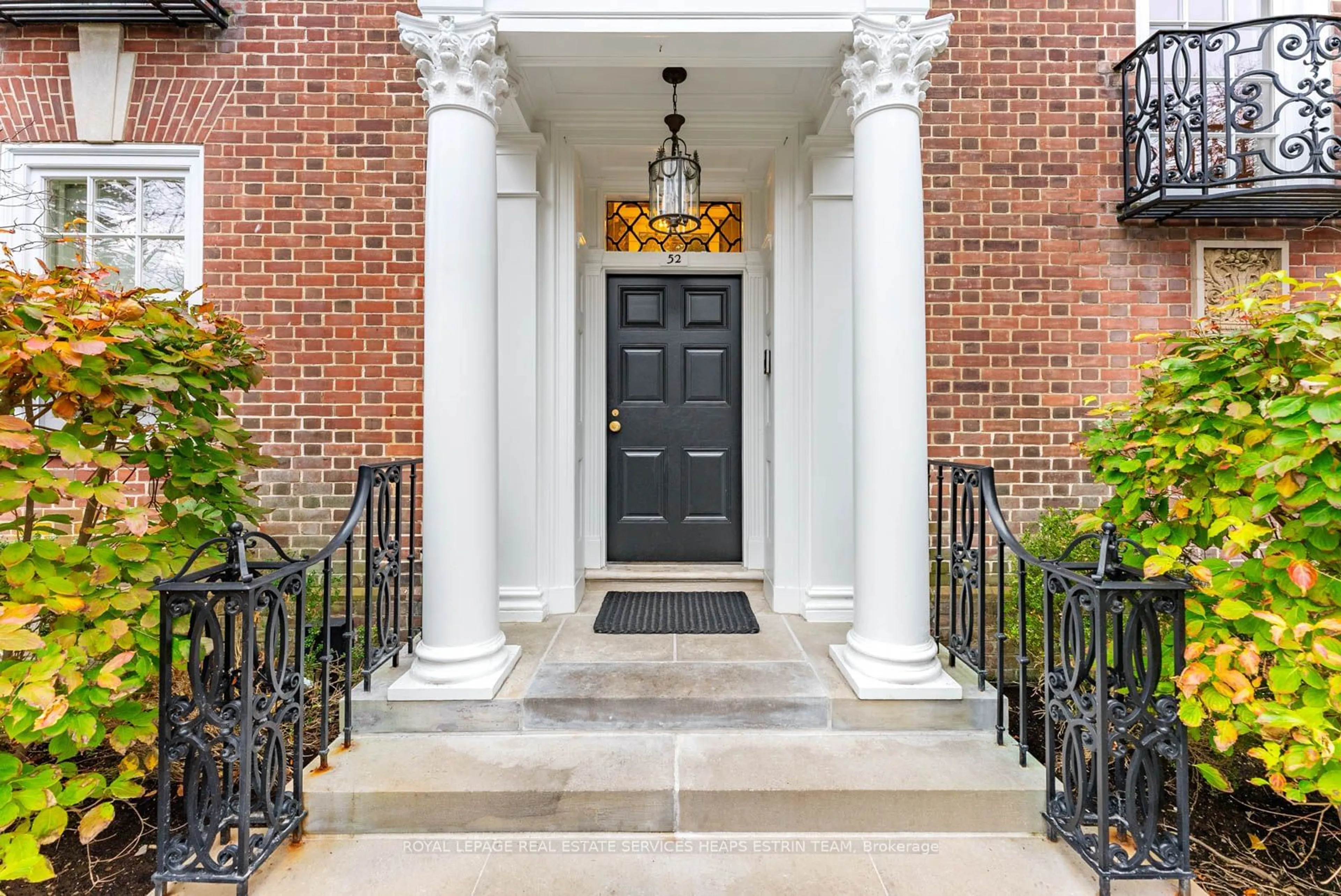 Indoor entryway, wood floors for 52 Rosedale Rd, Toronto Ontario M4W 2P6