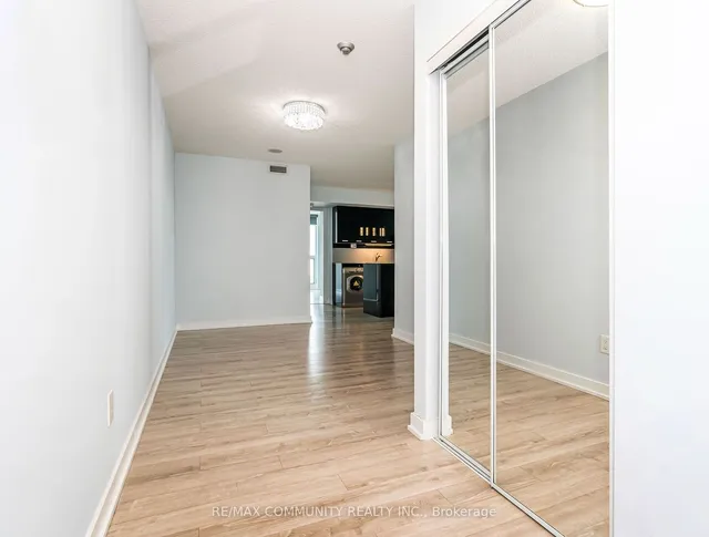 Additional property image - 29 Singer Crt Unit 611