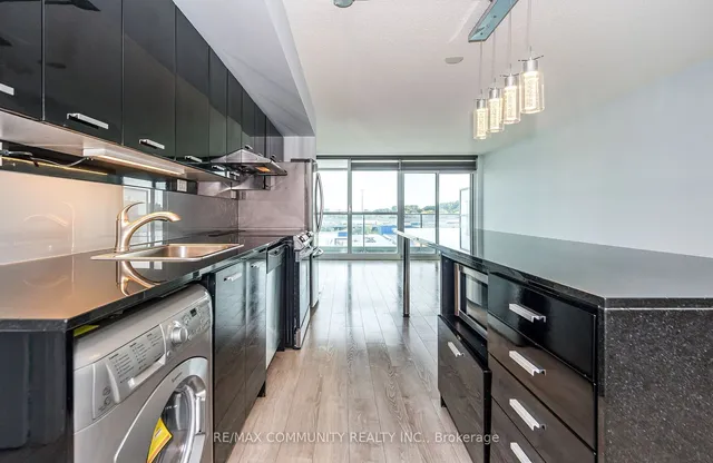 Additional property image - 29 Singer Crt Unit 611