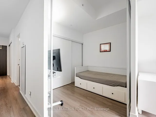 Additional property image - 6 Parkwood Ave Unit 616