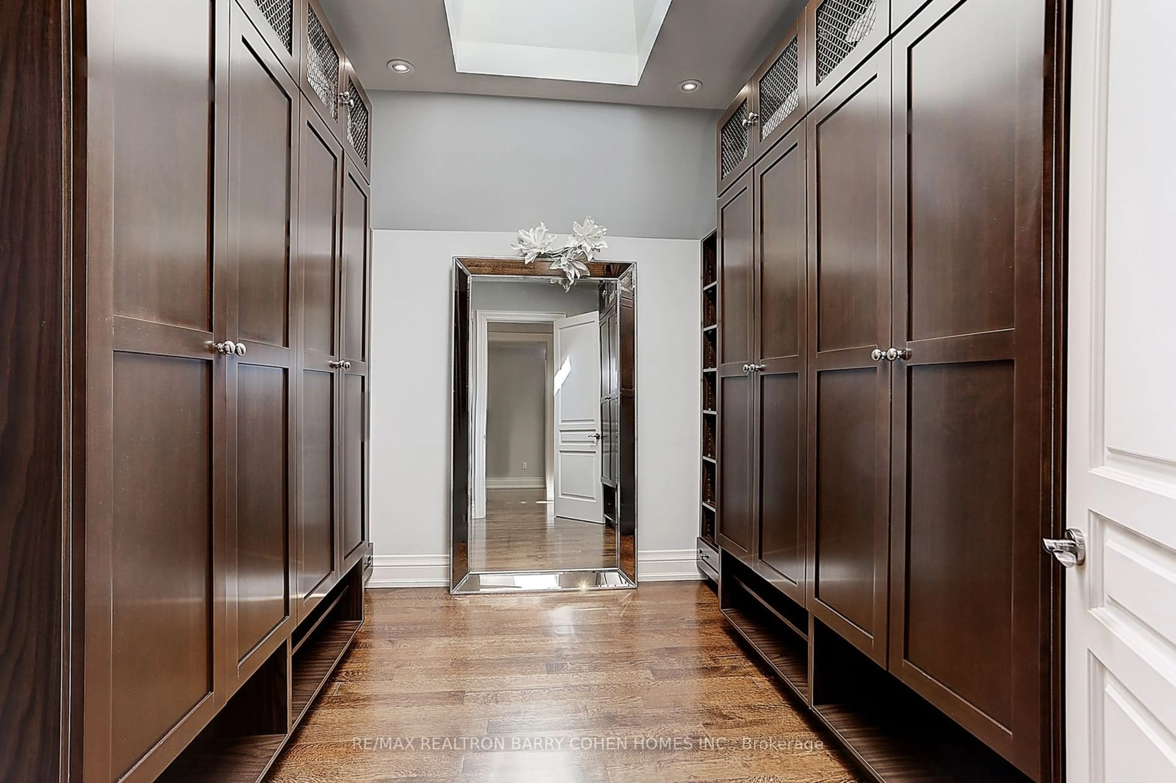 Indoor foyer, wood floors for 17 Blyth Hill Rd, Toronto Ontario M4N 3L5