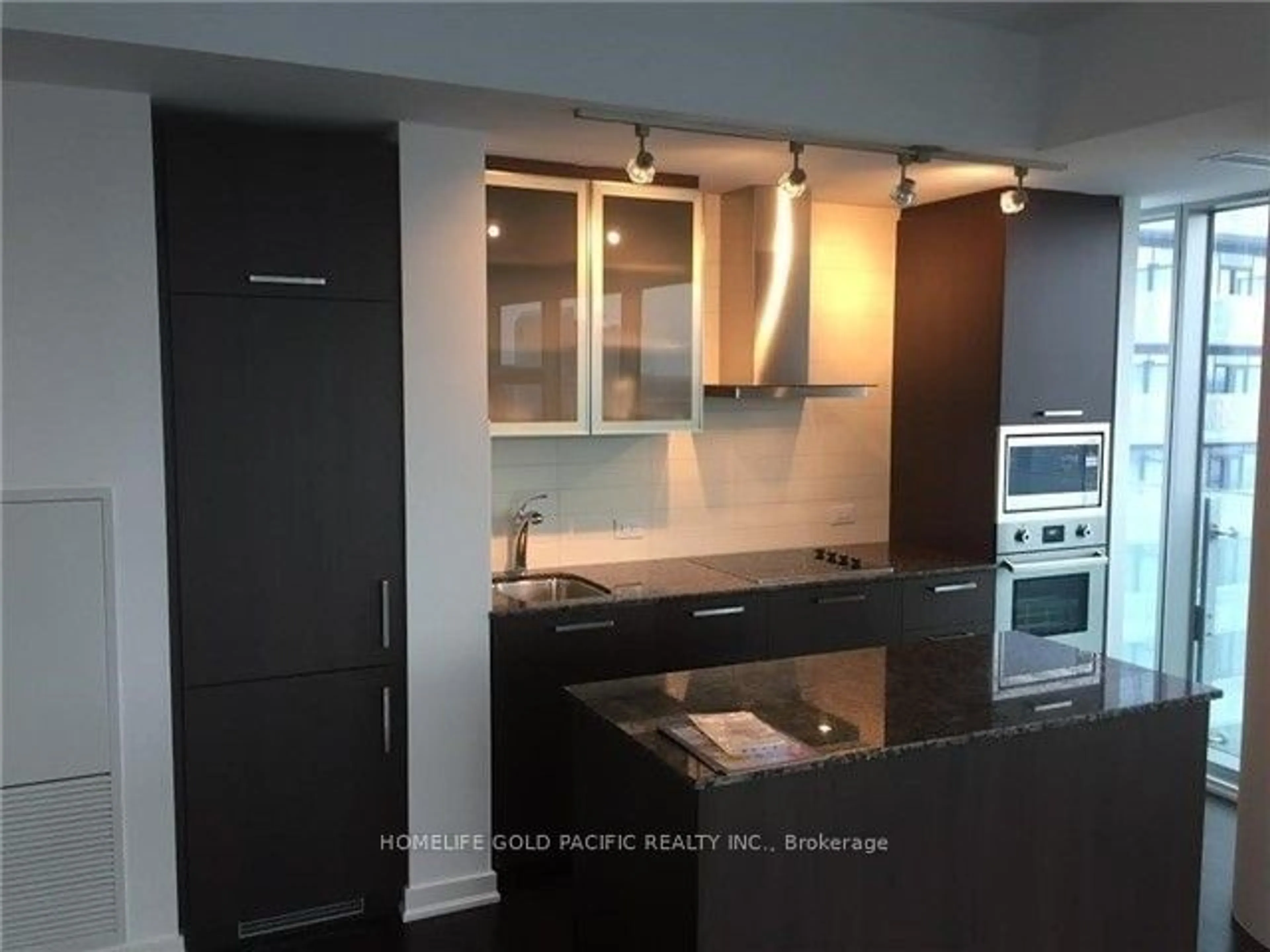 Kitchen for 14 York St #5008, Toronto Ontario M5J 0B1