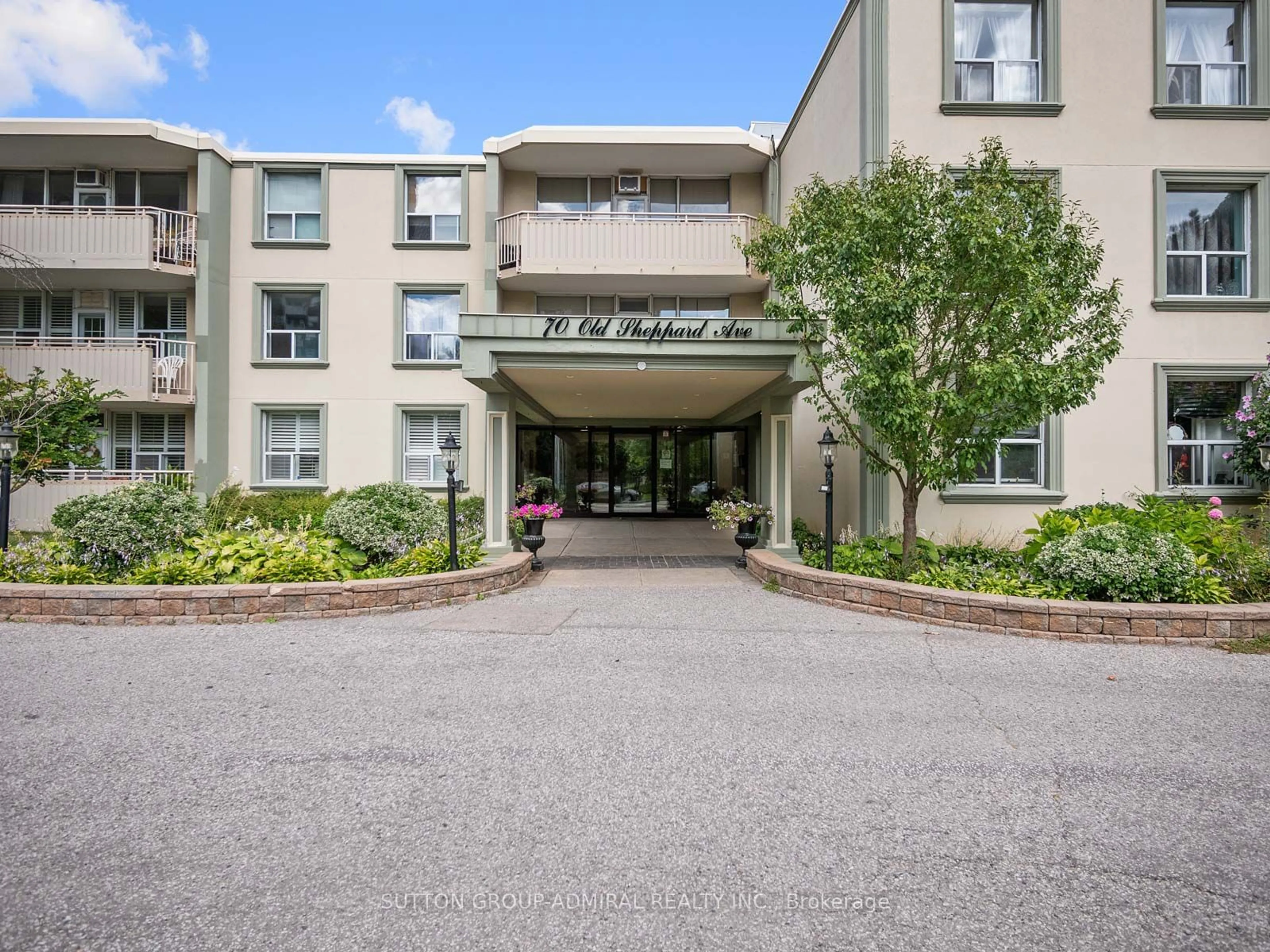 Patio for 70 Old Sheppard Ave #303, Toronto Ontario M2J 3L6