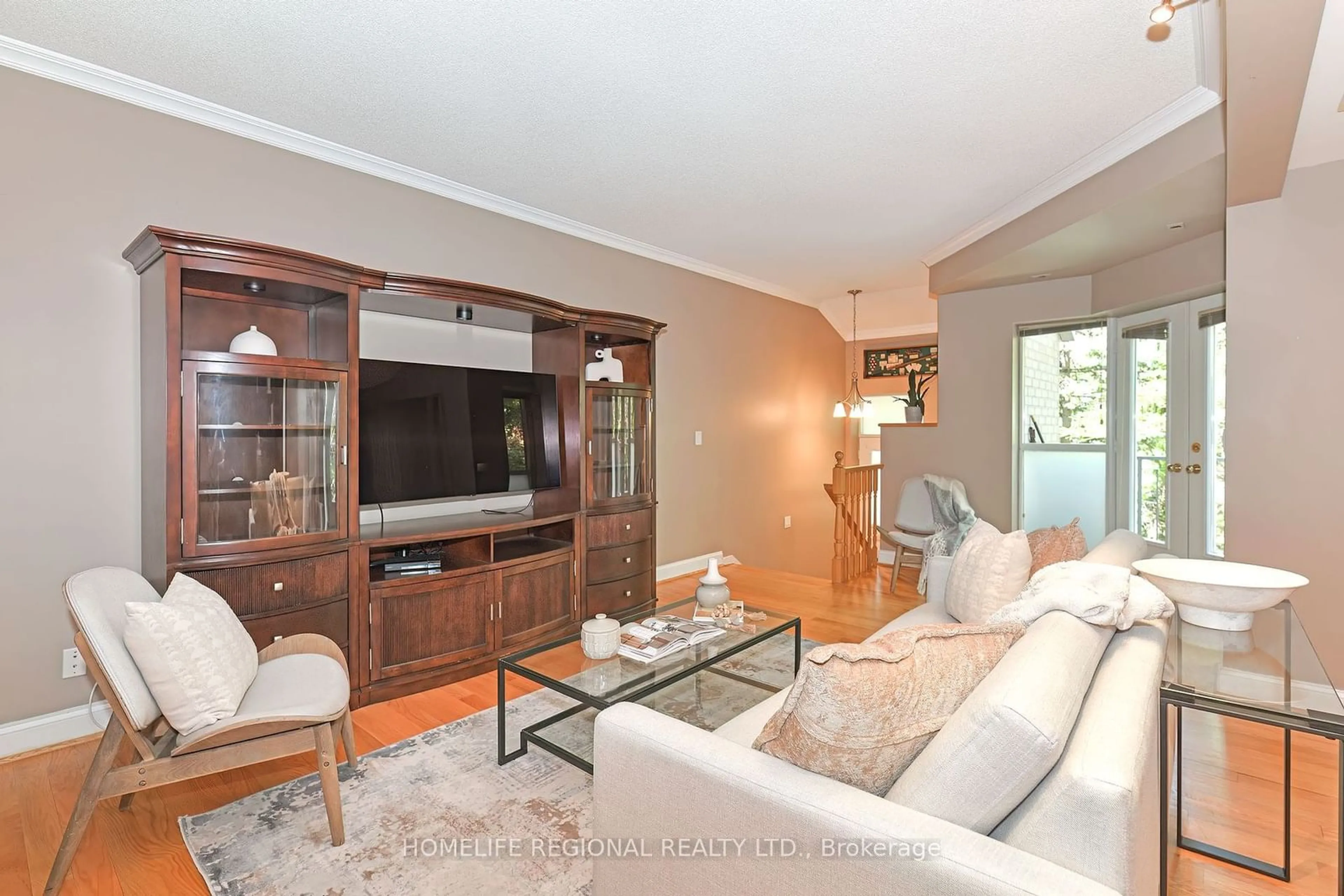 Living room, wood floors for 5418 Yonge St #126, Toronto Ontario M2N 5R8