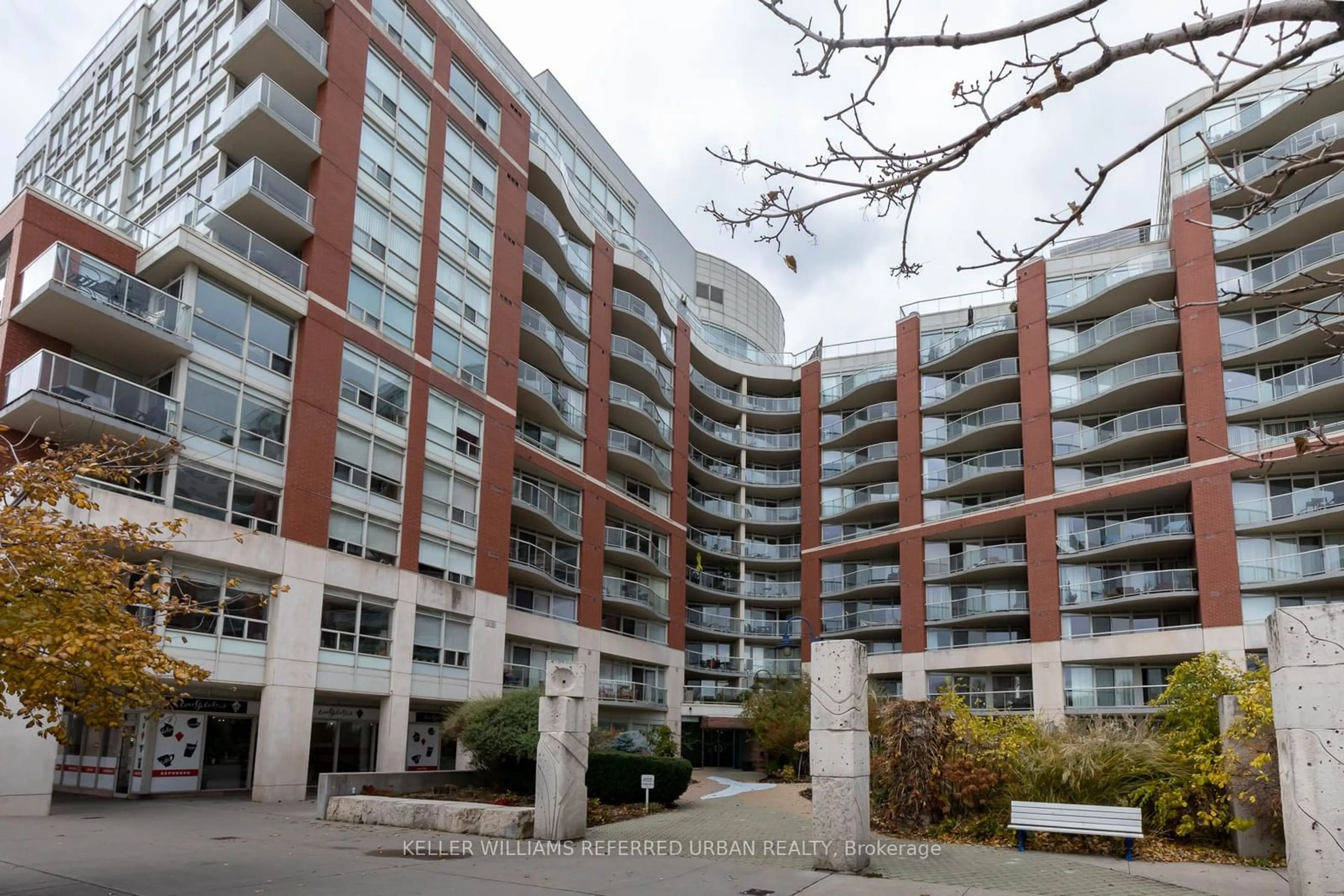 A pic from exterior of the house or condo for 550 Queens Quay #1022, Toronto Ontario M5V 3M8