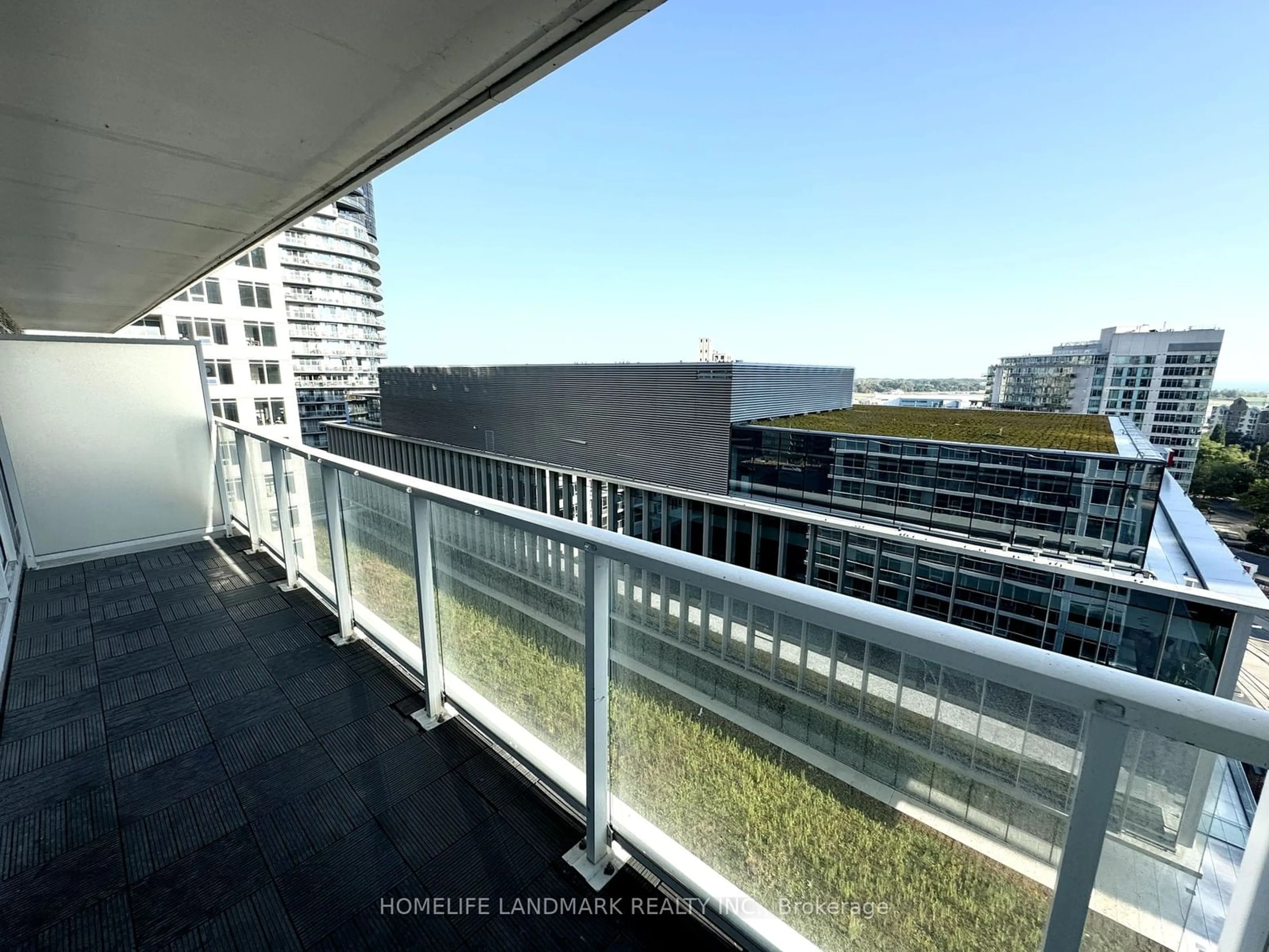 Balcony in the apartment, the street view for 19 Bathurst St #1512, Toronto Ontario M5V 0N2