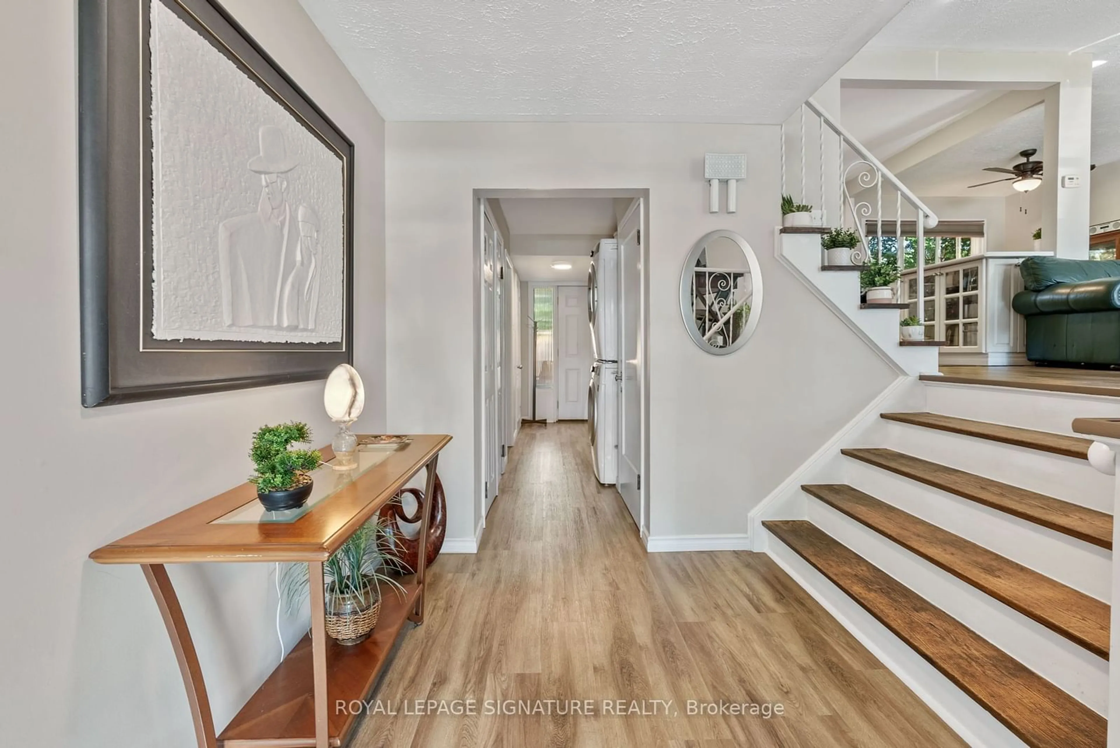 Indoor entryway for 5 Nordic Pl, Toronto Ontario M3A 2H8