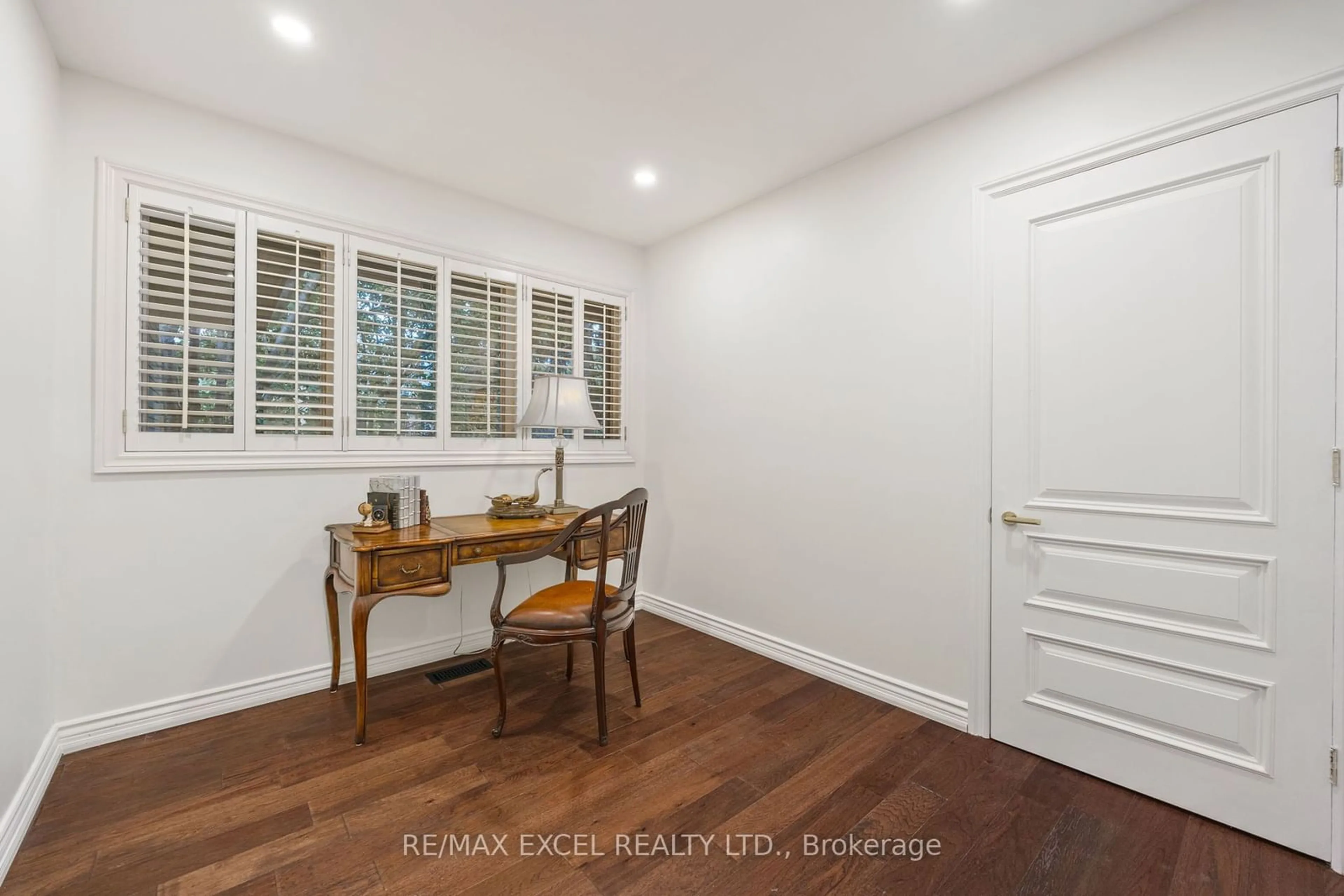 A pic of a room, wood floors for 62 Wimpole Dr, Toronto Ontario M2L 2L3