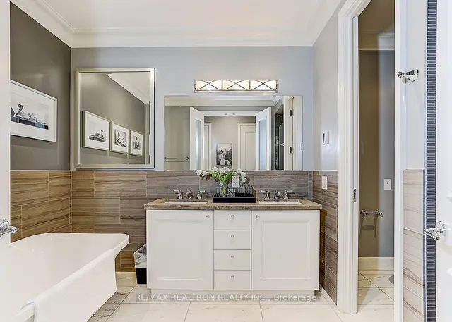 Additional property image - 311 Bay St Unit 3801