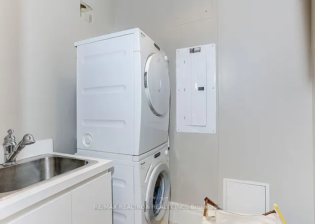 Additional property image - 311 Bay St Unit 3801