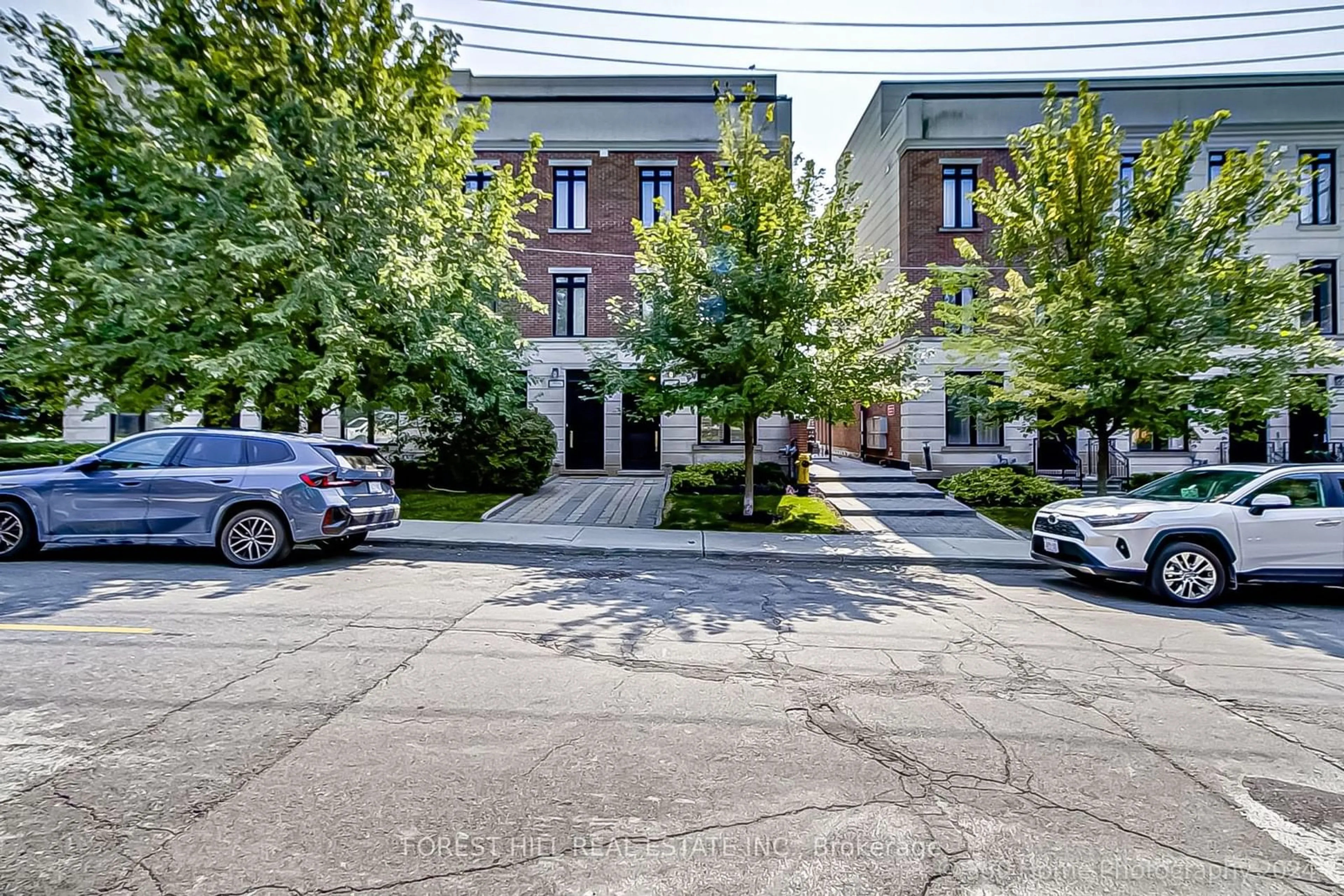 A pic from exterior of the house or condo, the street view for 43B Burnaby Blvd, Toronto Ontario M5N 1G3