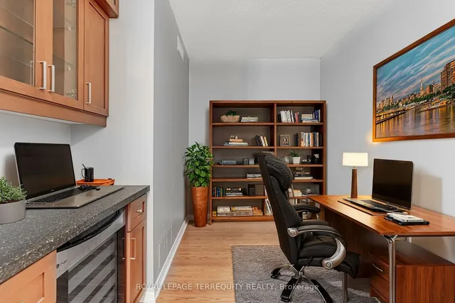 Additional property image - 16 Dallimore Circ Unit 113