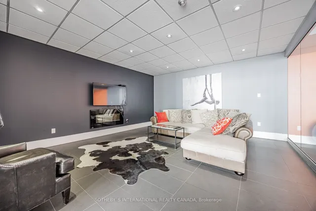 Additional property image - 256 Jarvis St Unit 3B