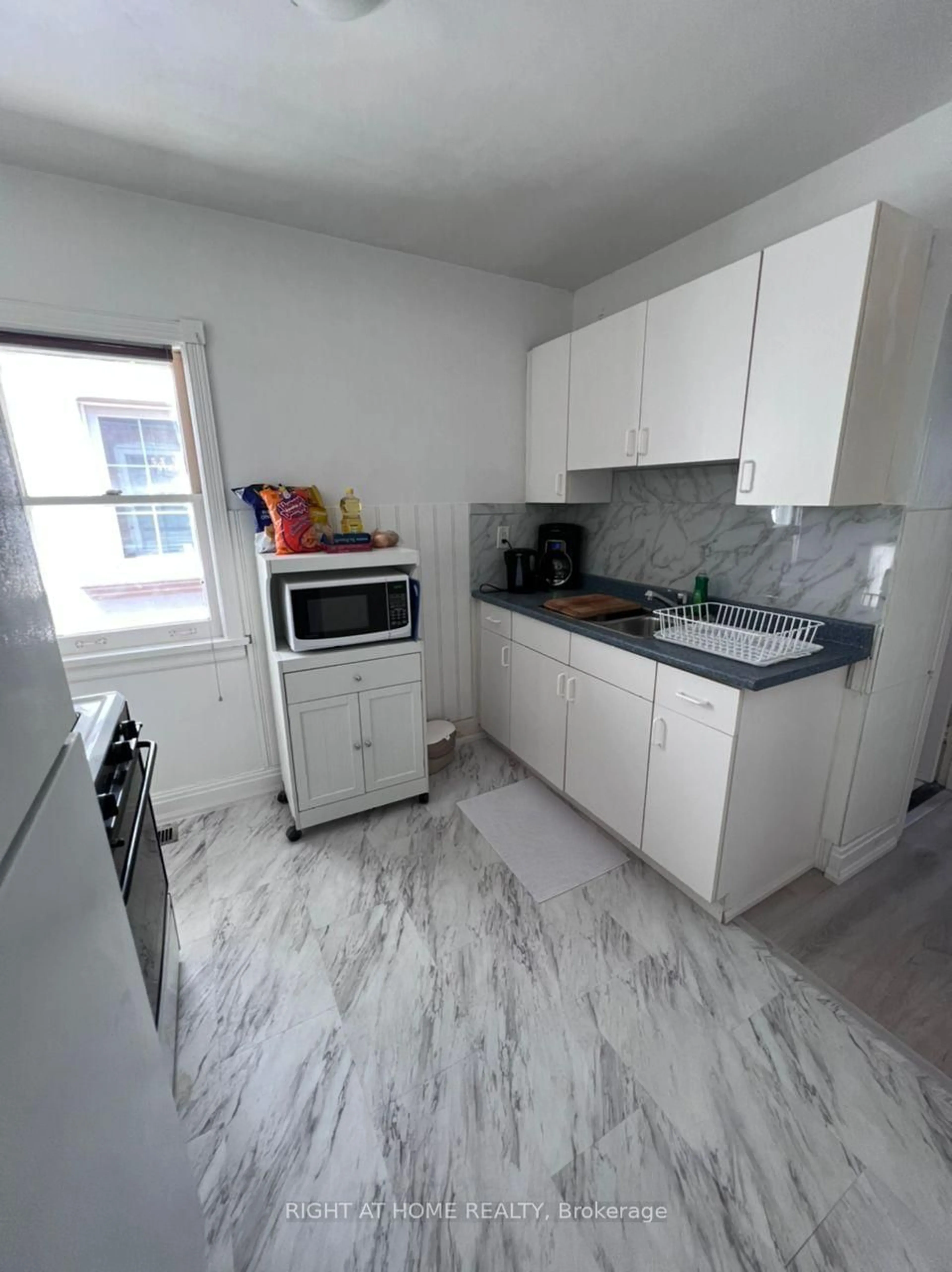 Kitchen, unknown floor, cottage for 280 Woburn Ave, Toronto Ontario M5M 1K9