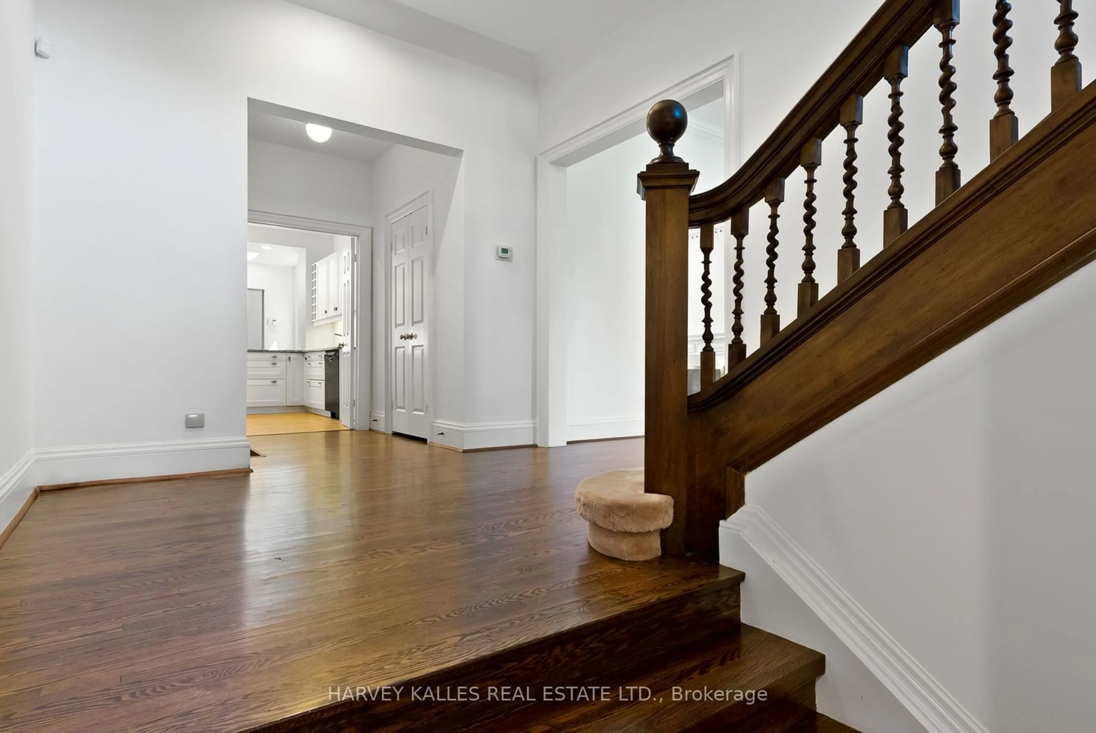 Indoor entryway, wood floors for 65 Elgin Ave, Toronto Ontario M5R 1G5