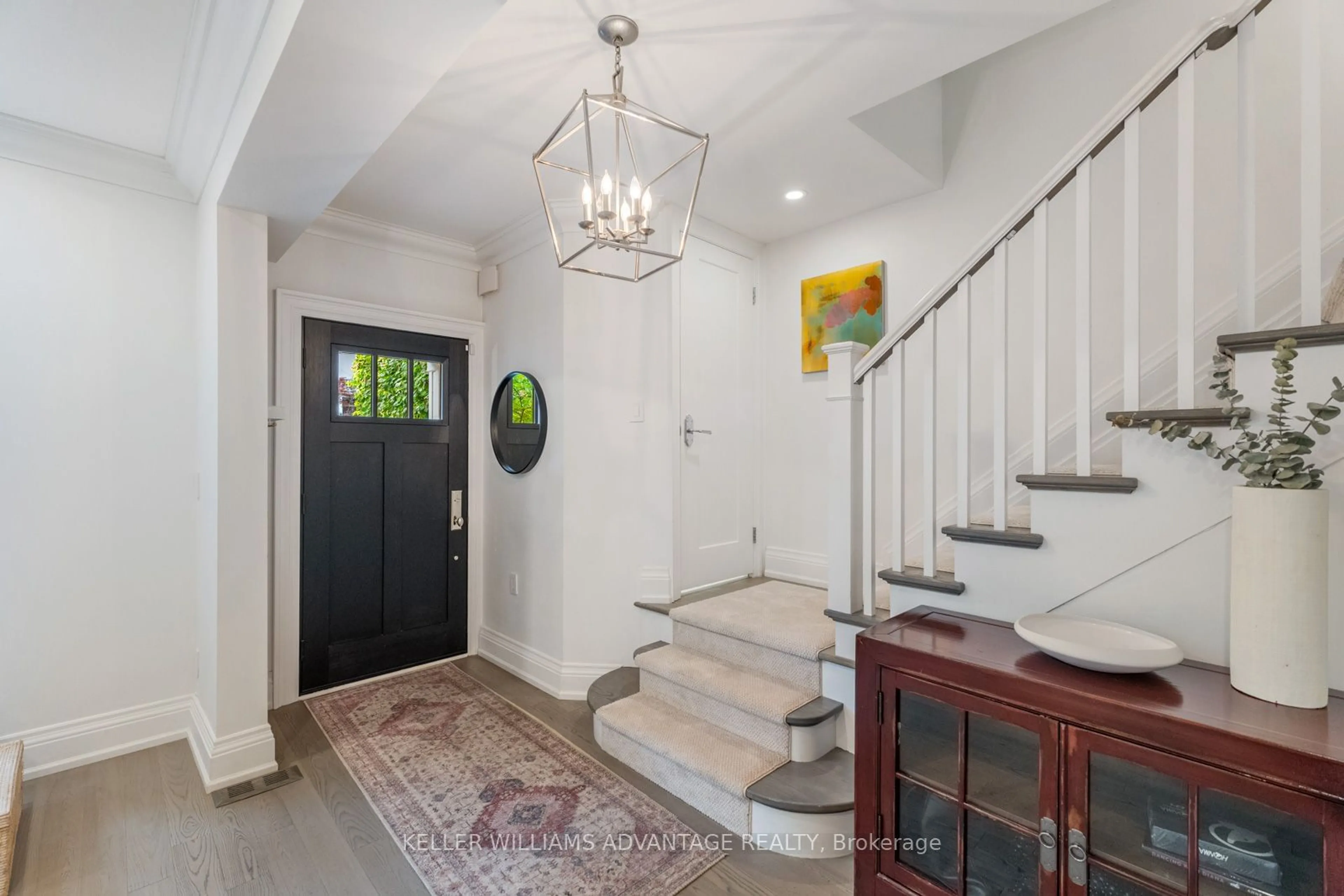 Indoor entryway, wood floors for 37 Farnham Ave, Toronto Ontario M4V 1H6