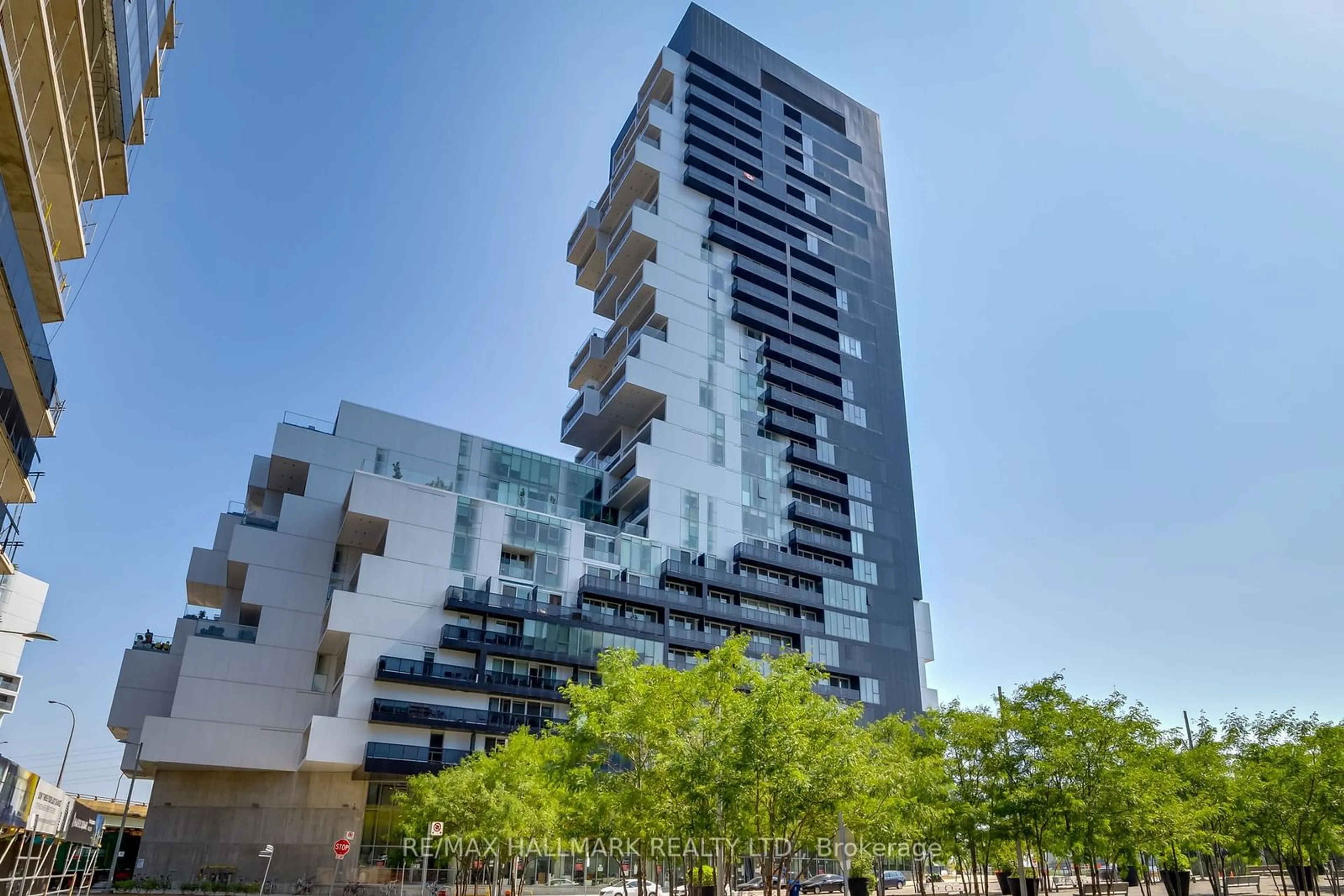 A pic from exterior of the house or condo for 170 Bayview Ave #1105, Toronto Ontario M5A 0M4