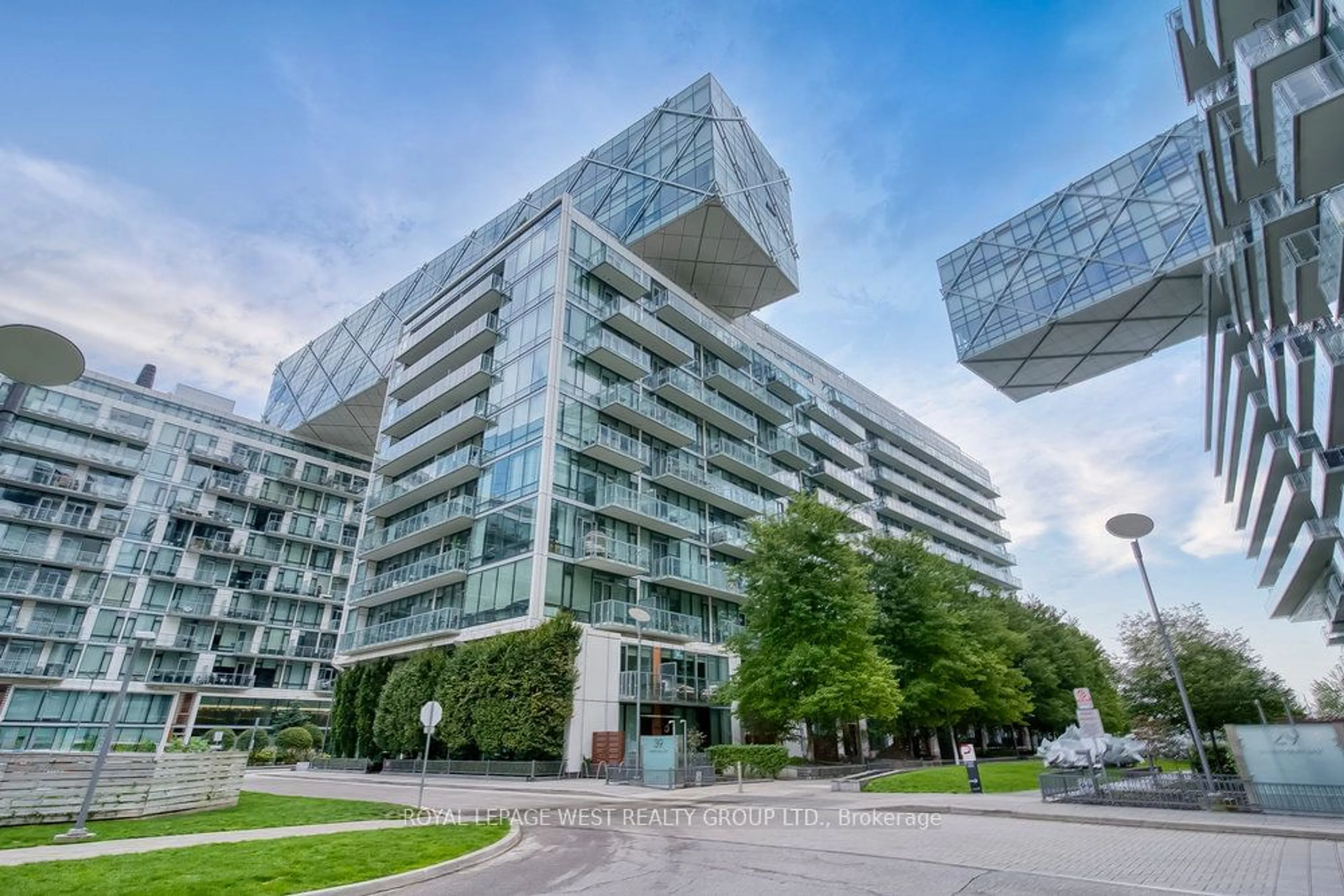 A pic from exterior of the house or condo, the front or back of building for 39 Queens Quay #201, Toronto Ontario M5E 0A5